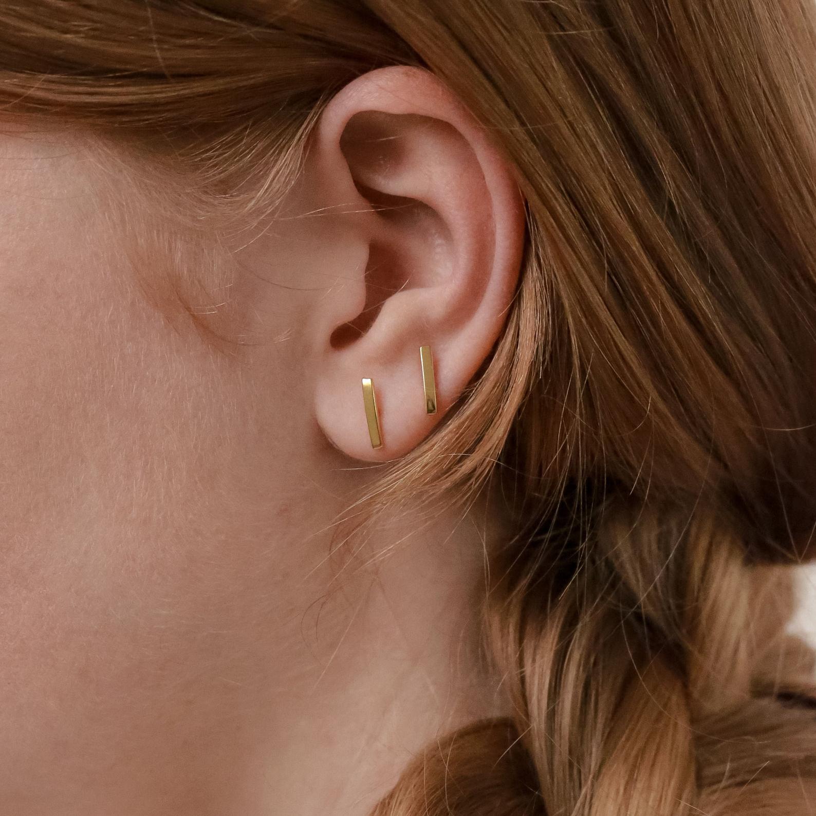 Dainty Bar Studs 18K Gold - Main Image