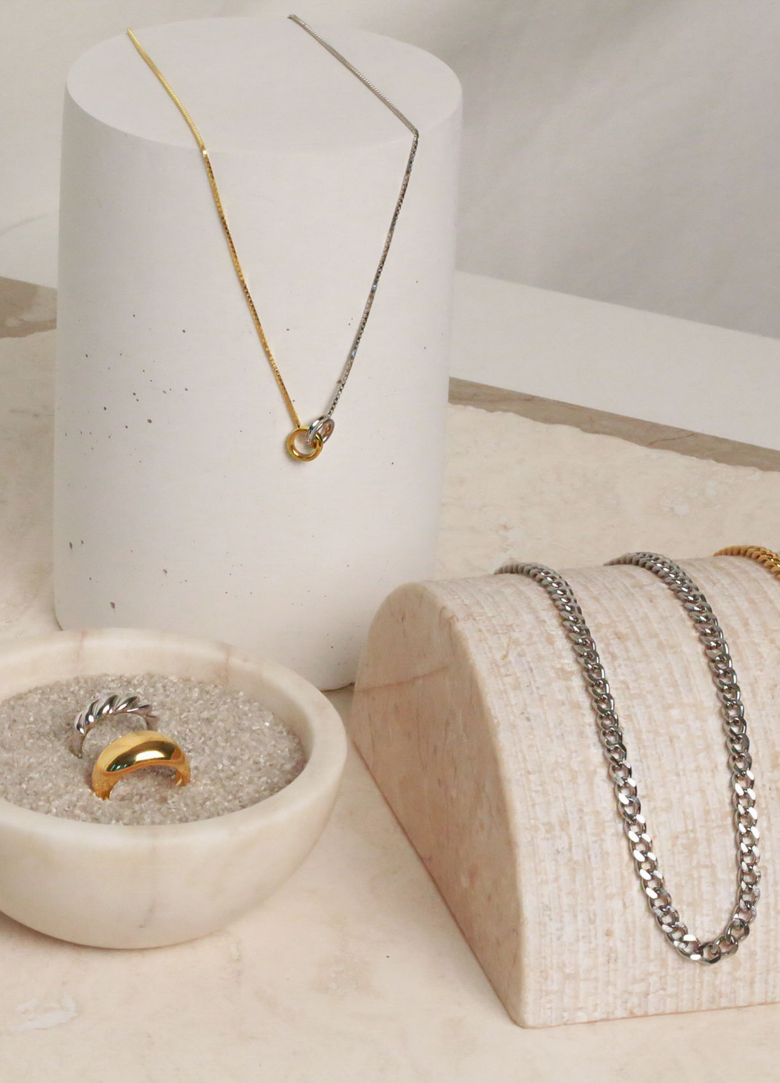Mixing Metals in your Jewelry Rotation - Caitlyn Minimalist