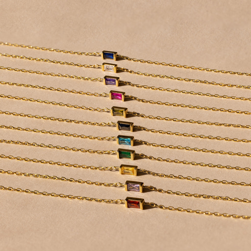 Bracelet avec pierre de naissance baguette