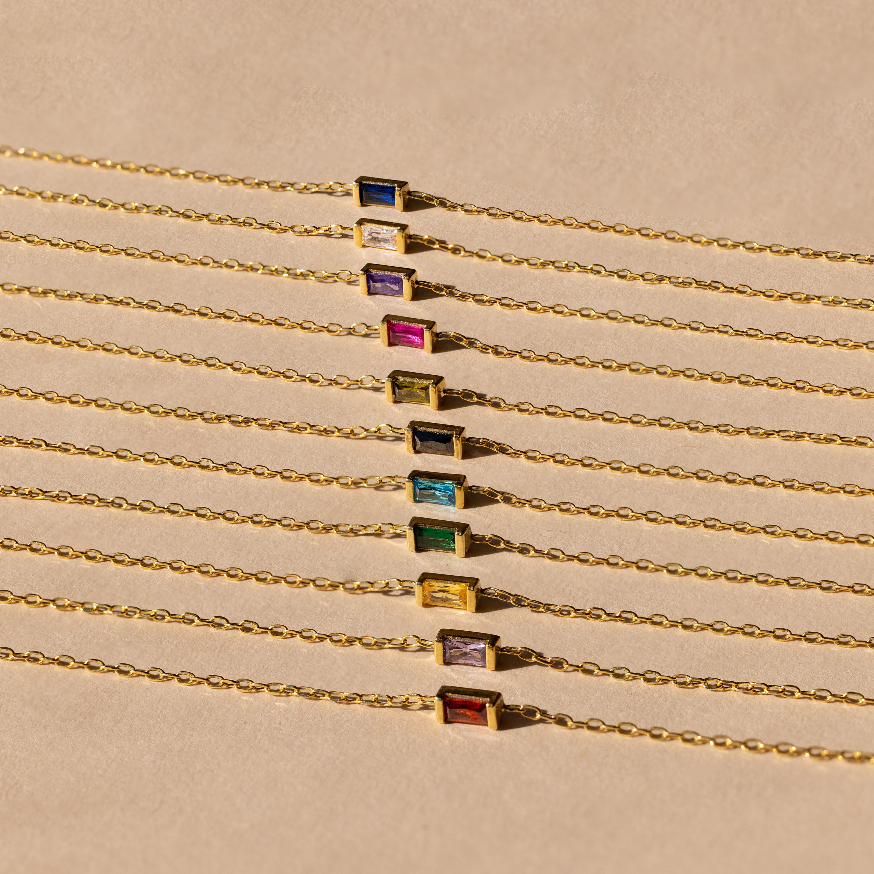 Pulsera con piedras de nacimiento de talla baguette