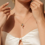 Collares con medallón de amor sin fin 