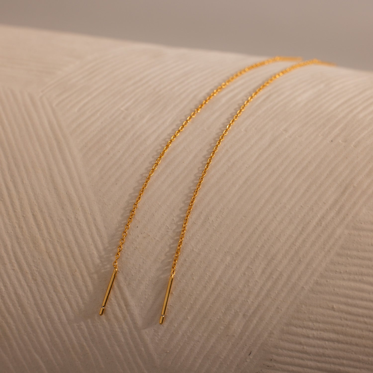 Essential Threader Earrings in 18K Gold