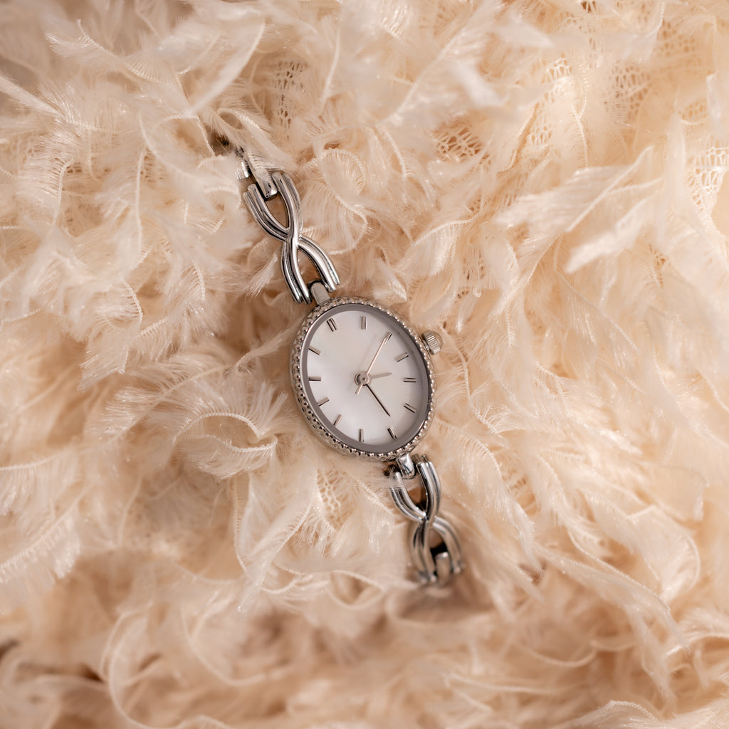 Oval Infinity Link Timepiece in Silver