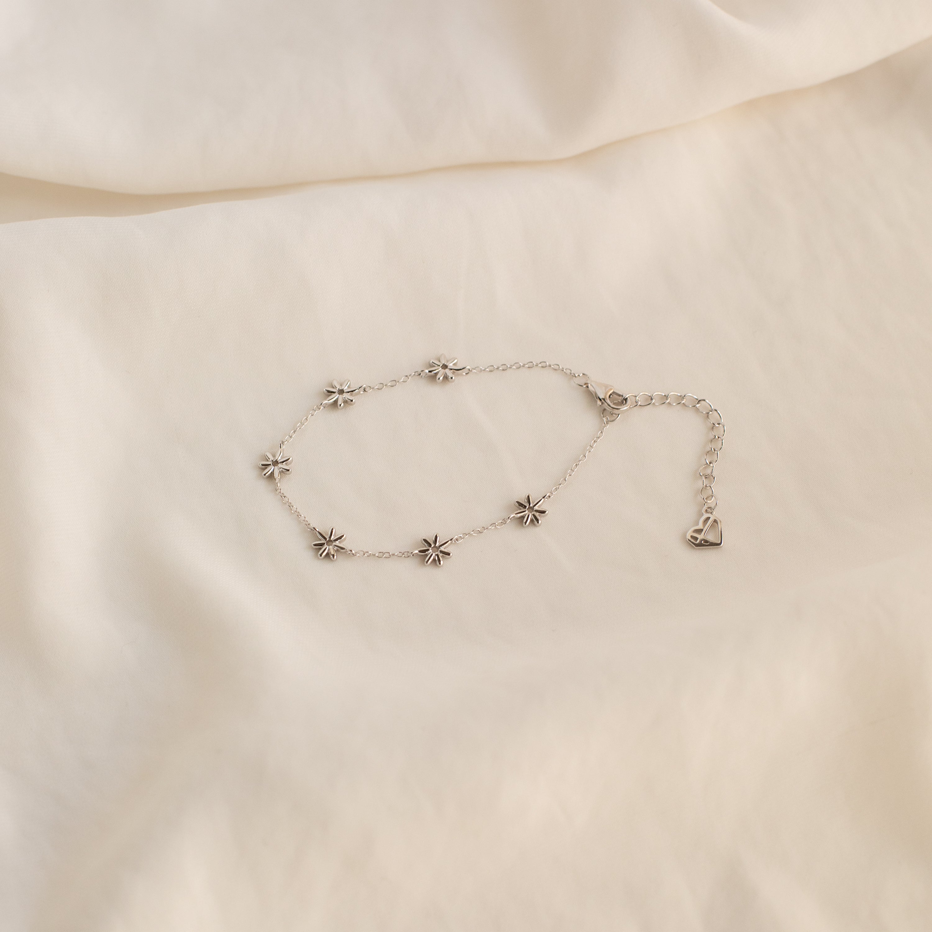 Flower Child Necklace & Bracelet Set in Silver