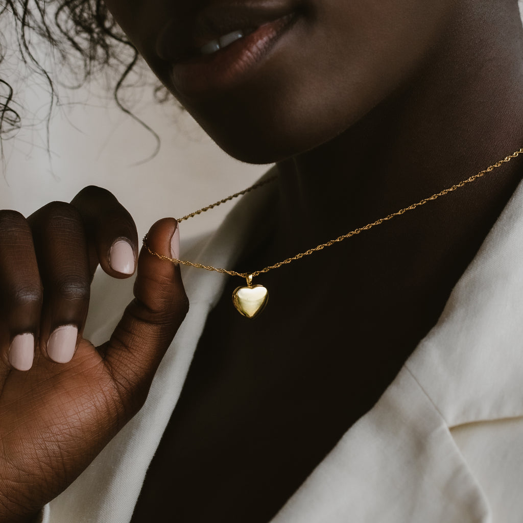 Collares con medallón de amor sin fin 