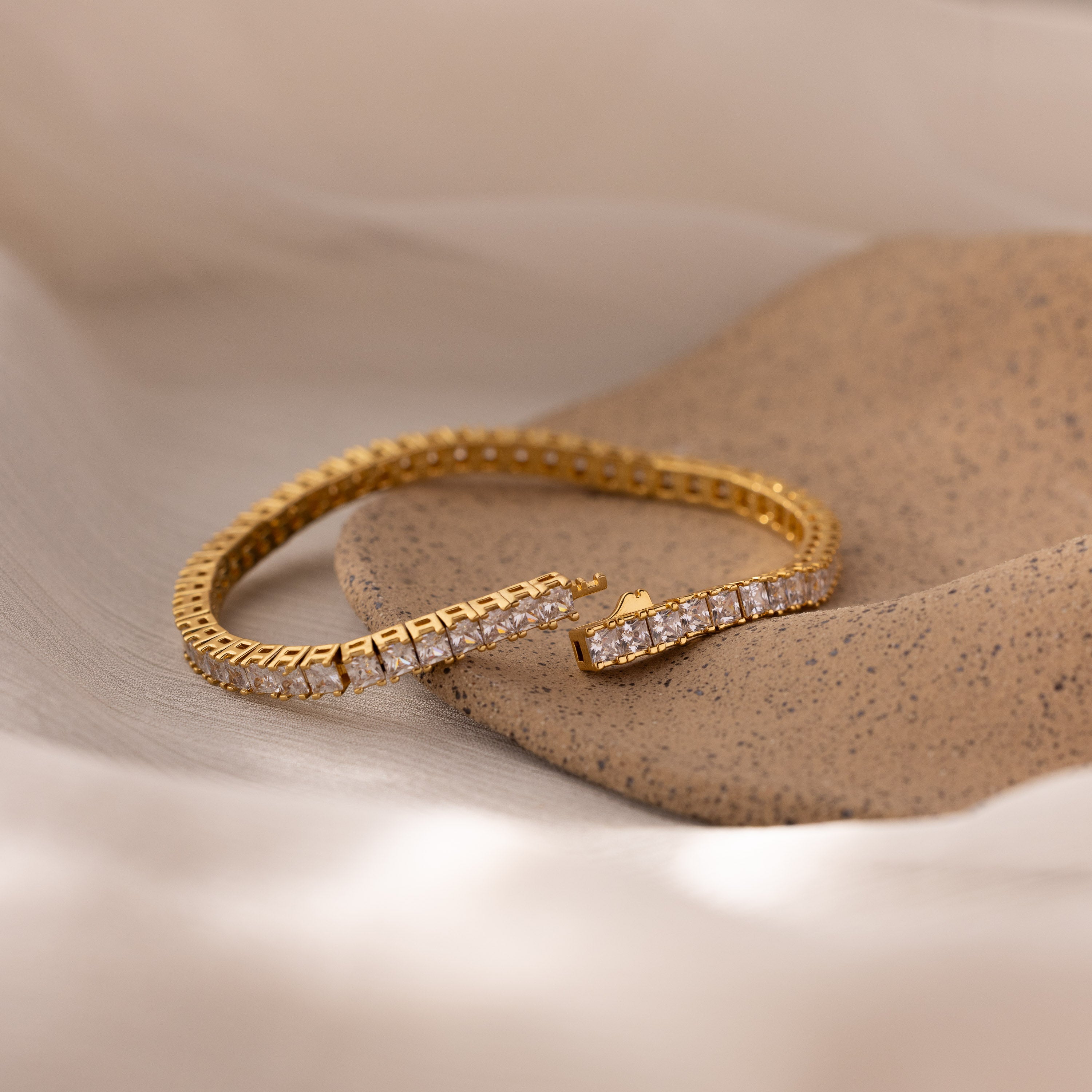 Princess Diamond Tennis Bracelet in 18K Gold