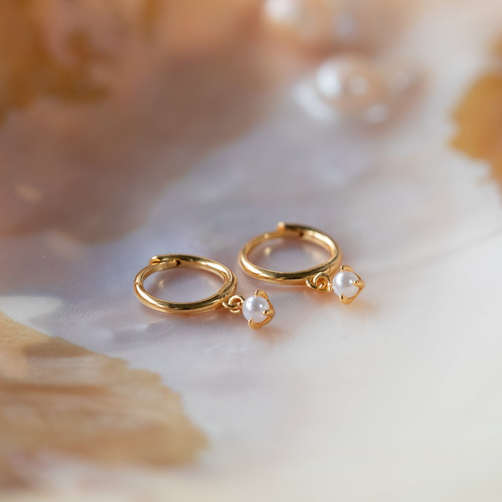 Dainty Pearl Jewelry Set in 18K Gold