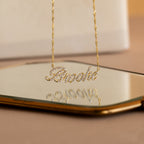 Collar elegante con nombre en pavé