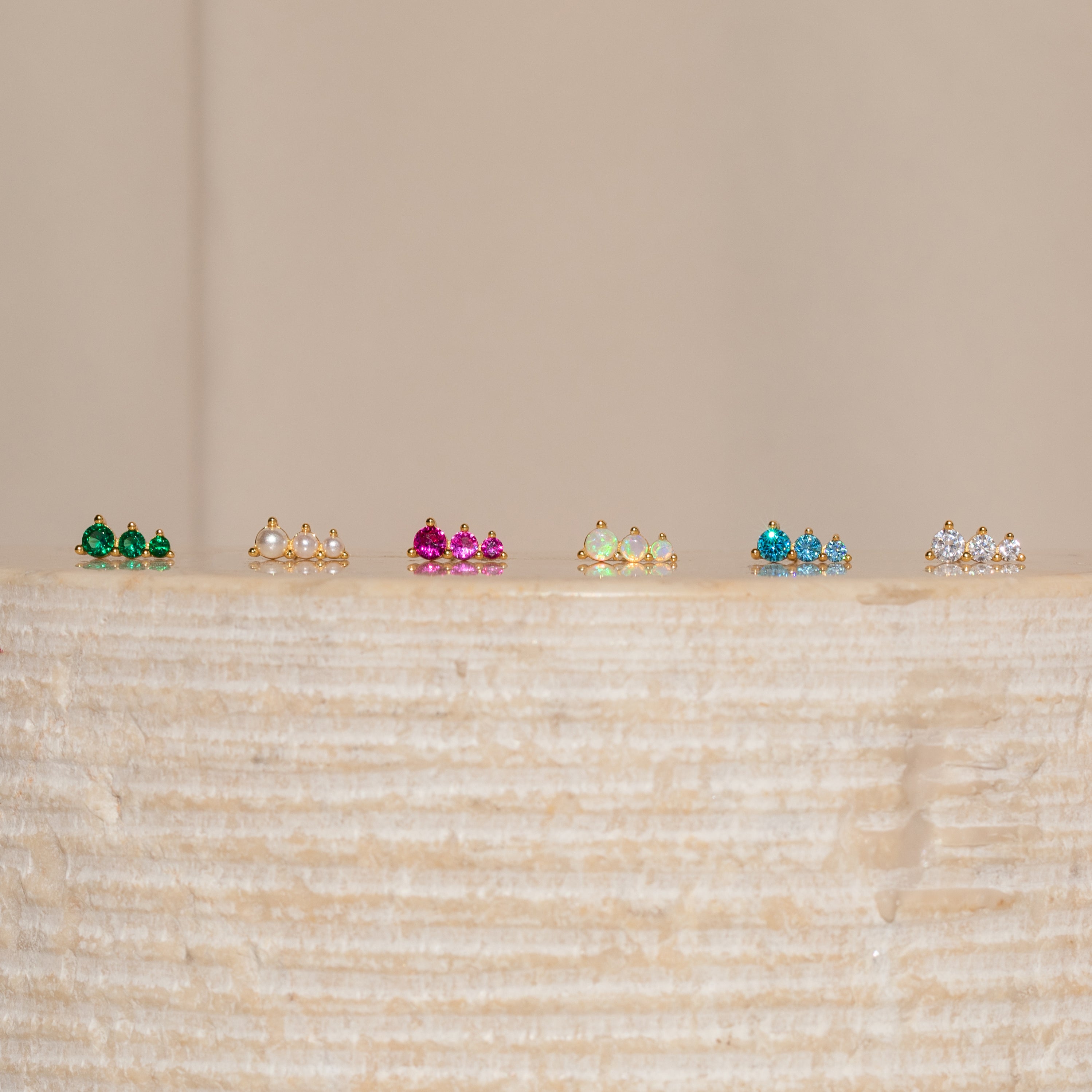 Pendientes con triple piedra natal