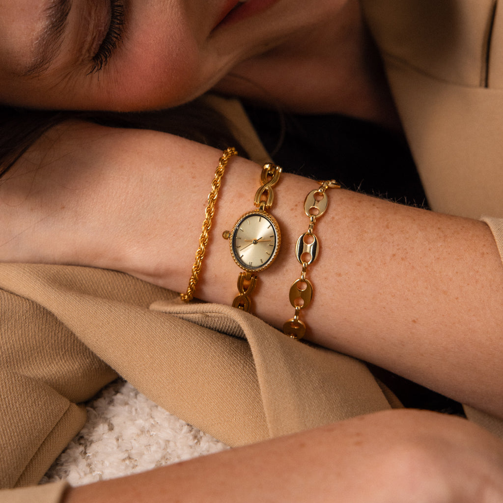 Oval Infinity Link Timepiece in 18K Gold