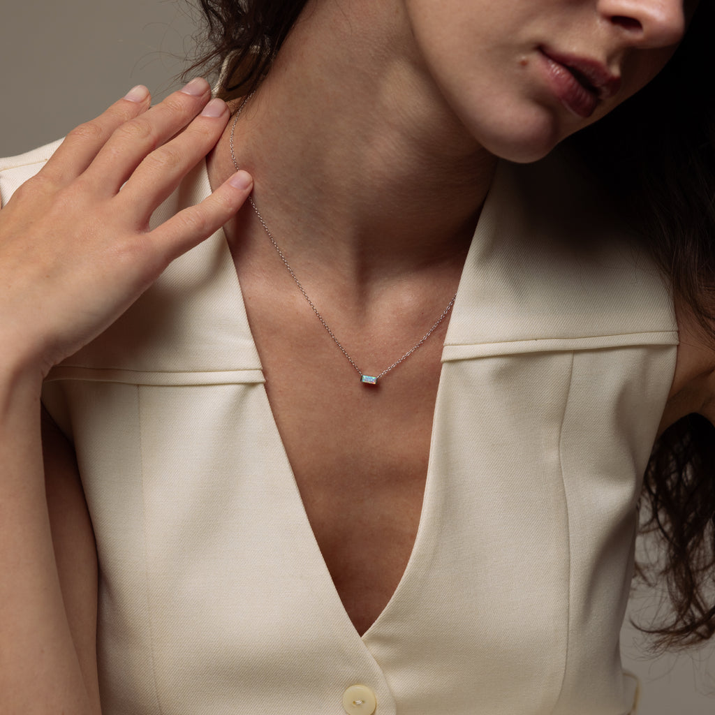 Collar de piedra natal de esmeril 