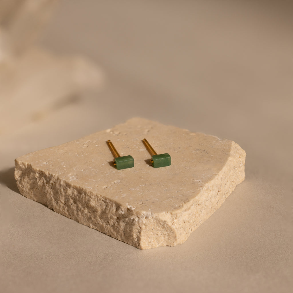 Clous d'oreilles en jade