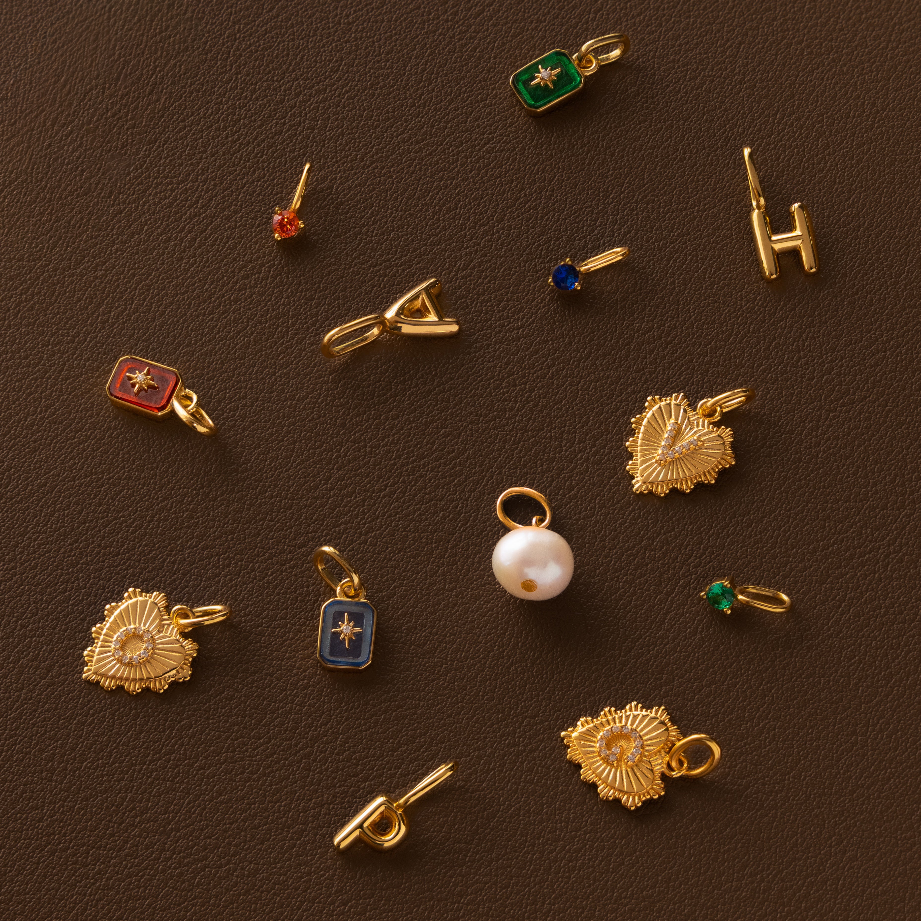 Bubble Letter Charm in 18K Gold