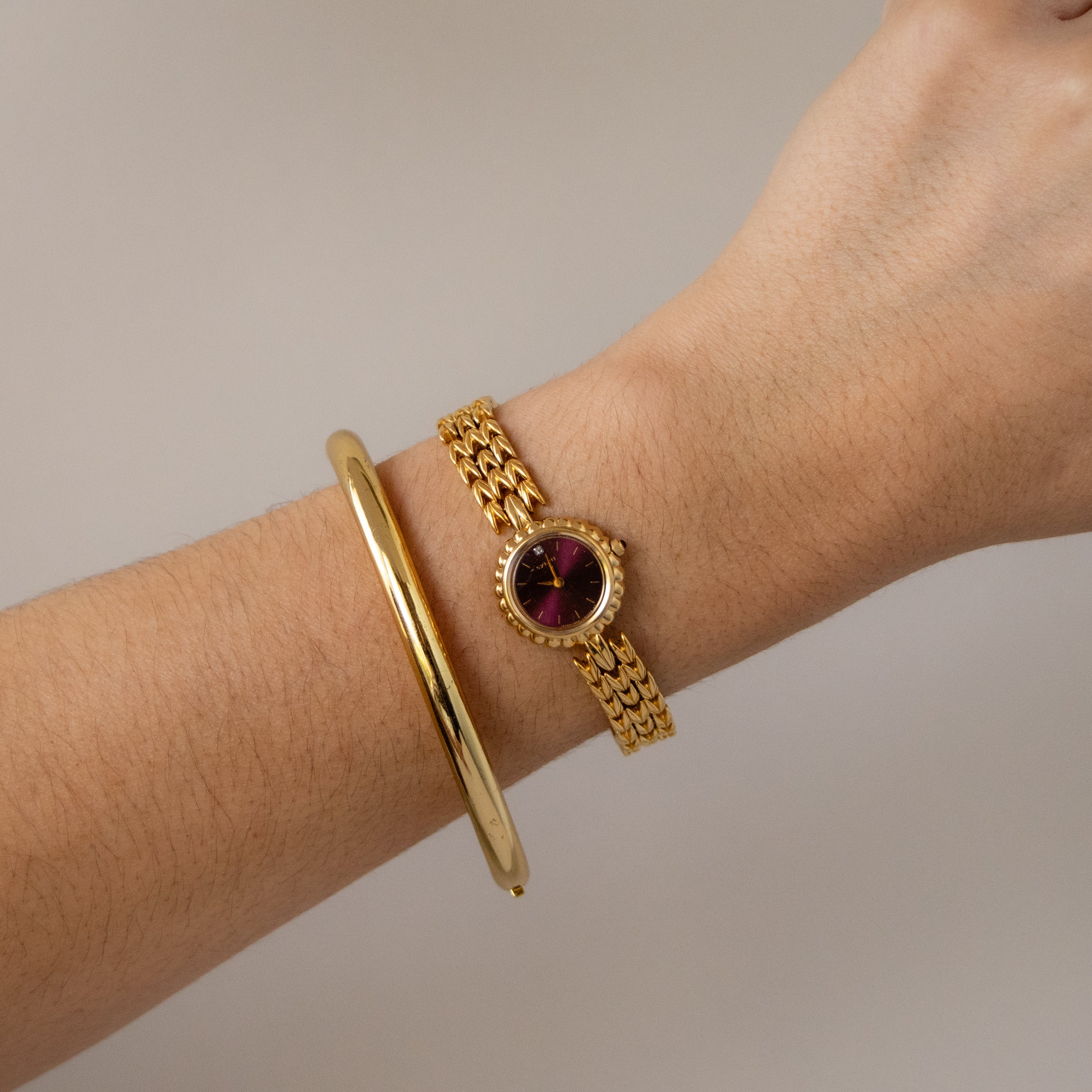 Vintage Citizen Burgundy Round Gold Watch