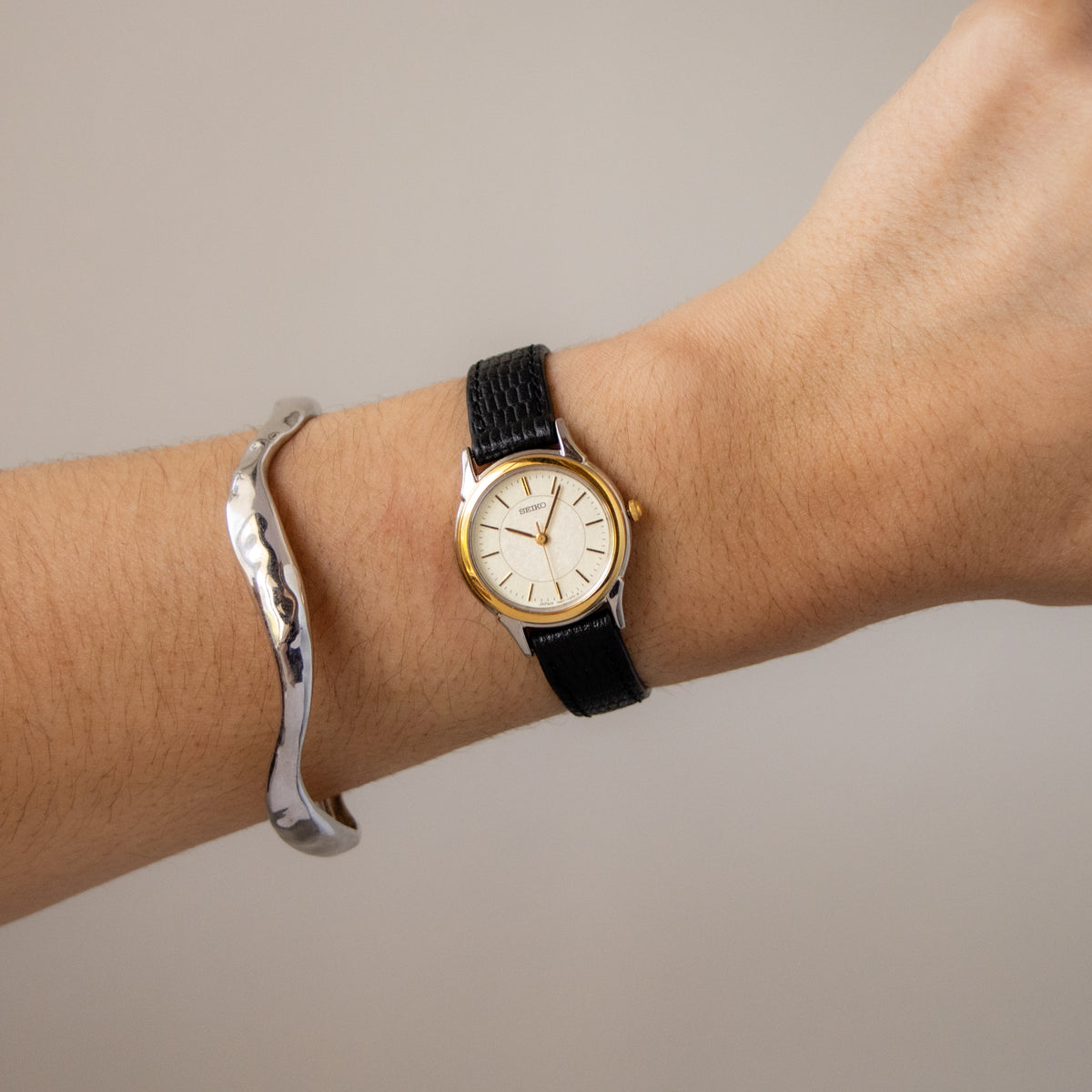 Vintage Seiko Round Black Leather Two Tone Watch