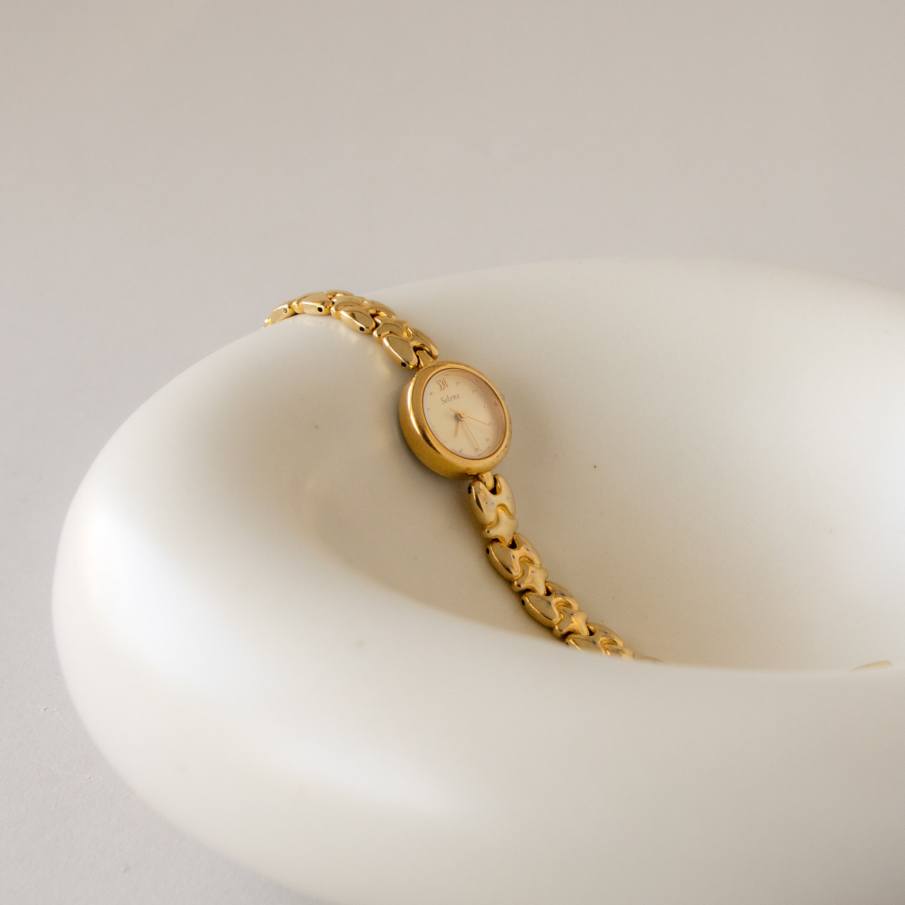 Vintage Orient Selene Round Gold Watch