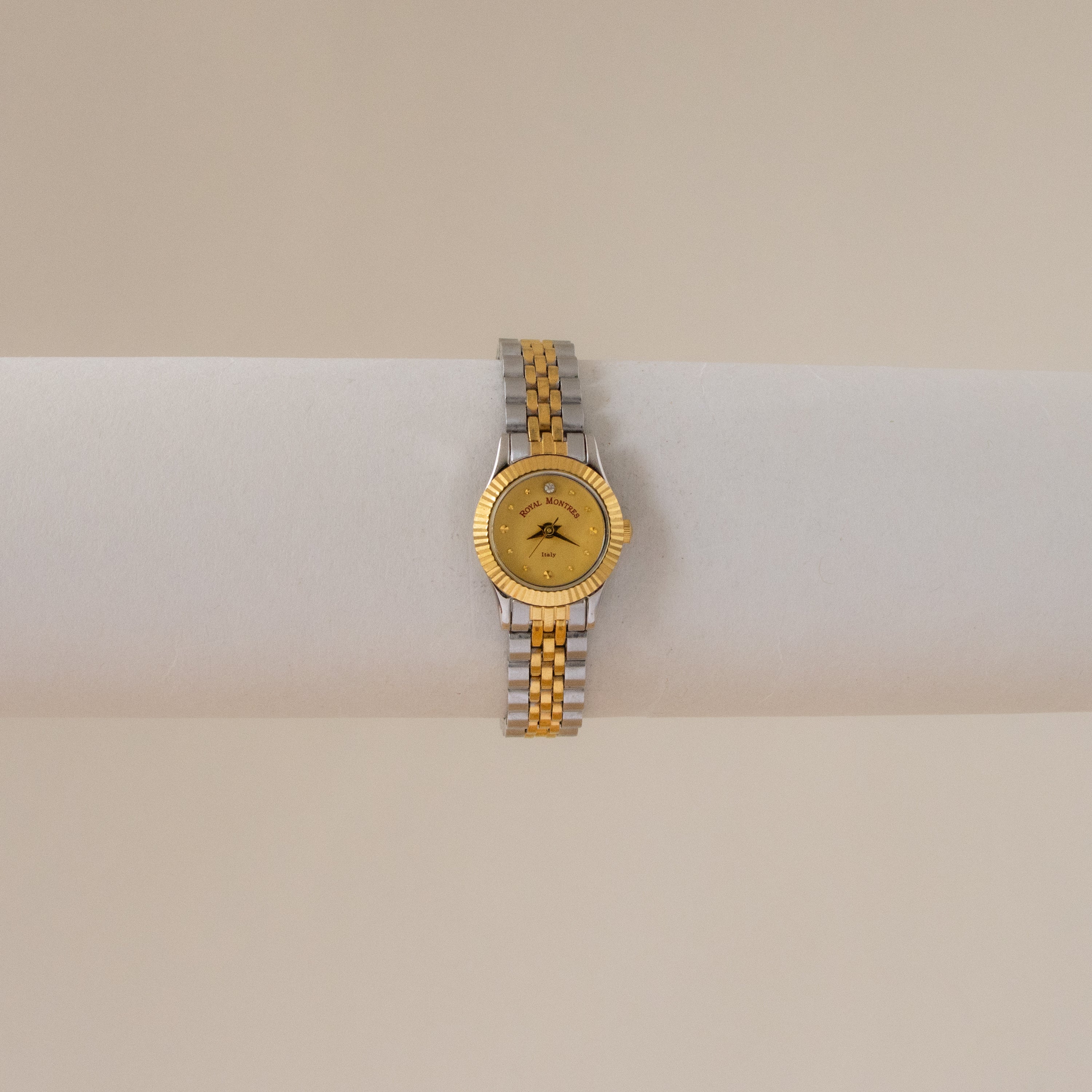 Vintage Royal Montres Round Two Tone Watch
