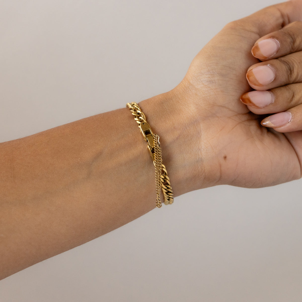 Vintage 4C Oval Chainlink Gold Watch