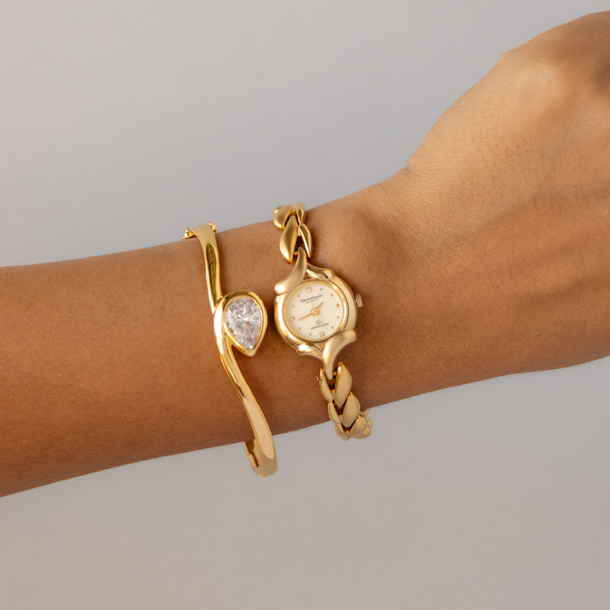 Vintage Valentino Moradei Round Gold Watch