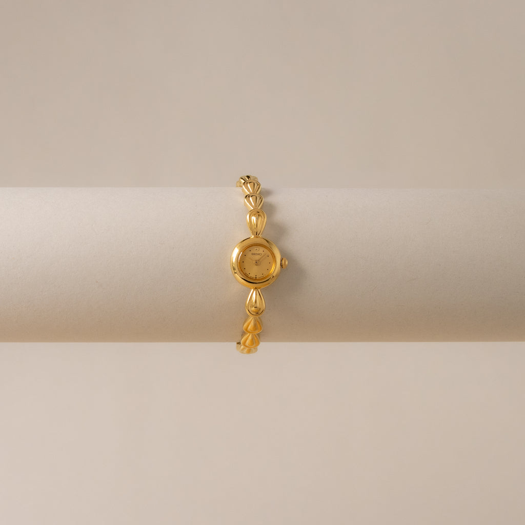 Vintage Seiko Round Teardrop Link Gold Watch