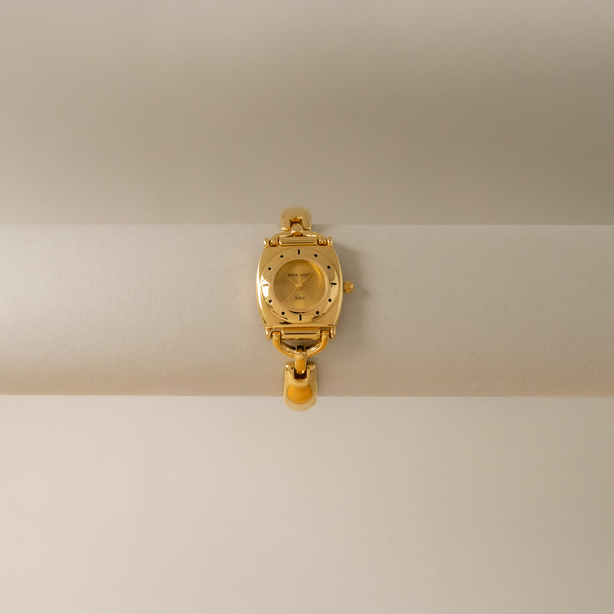 Vintage Fine Gold Stirrup Lug Gold Watch
