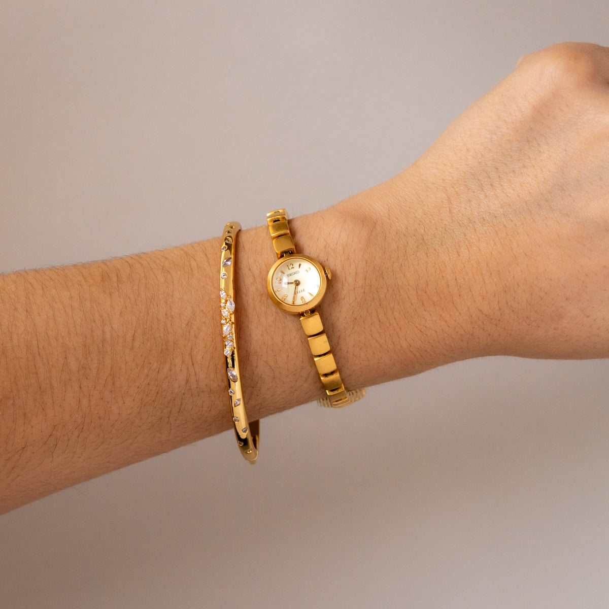 Vintage Seiko Tissé Dainty Square Link Gold Watch