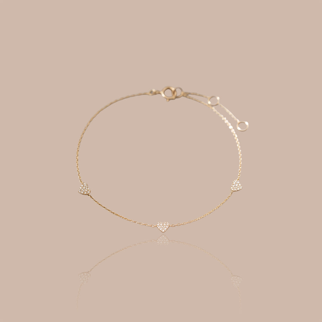 Solid Gold Round Lab-Grown Diamond Heart Station Bracelet