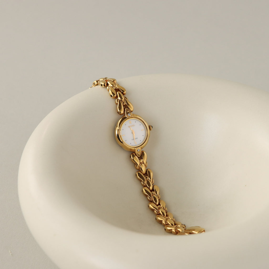 Vintage Seiko Butterfly Strap Gold Watch