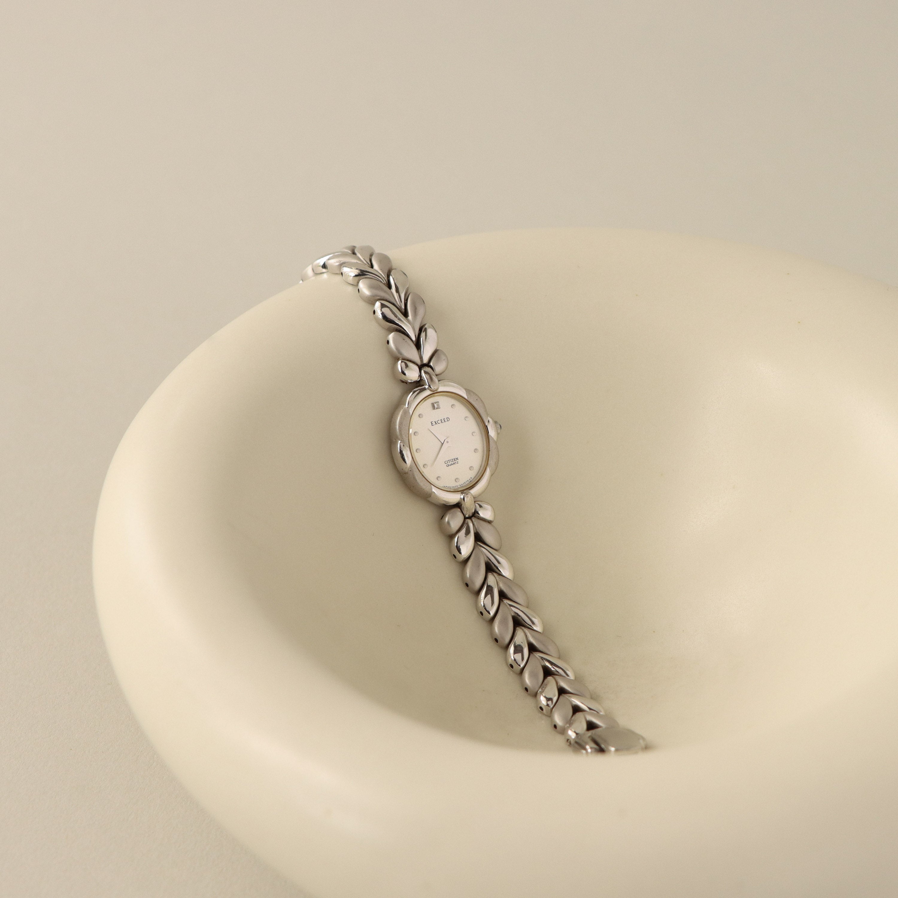 Vintage Citizen Oval Petal Silver Watch