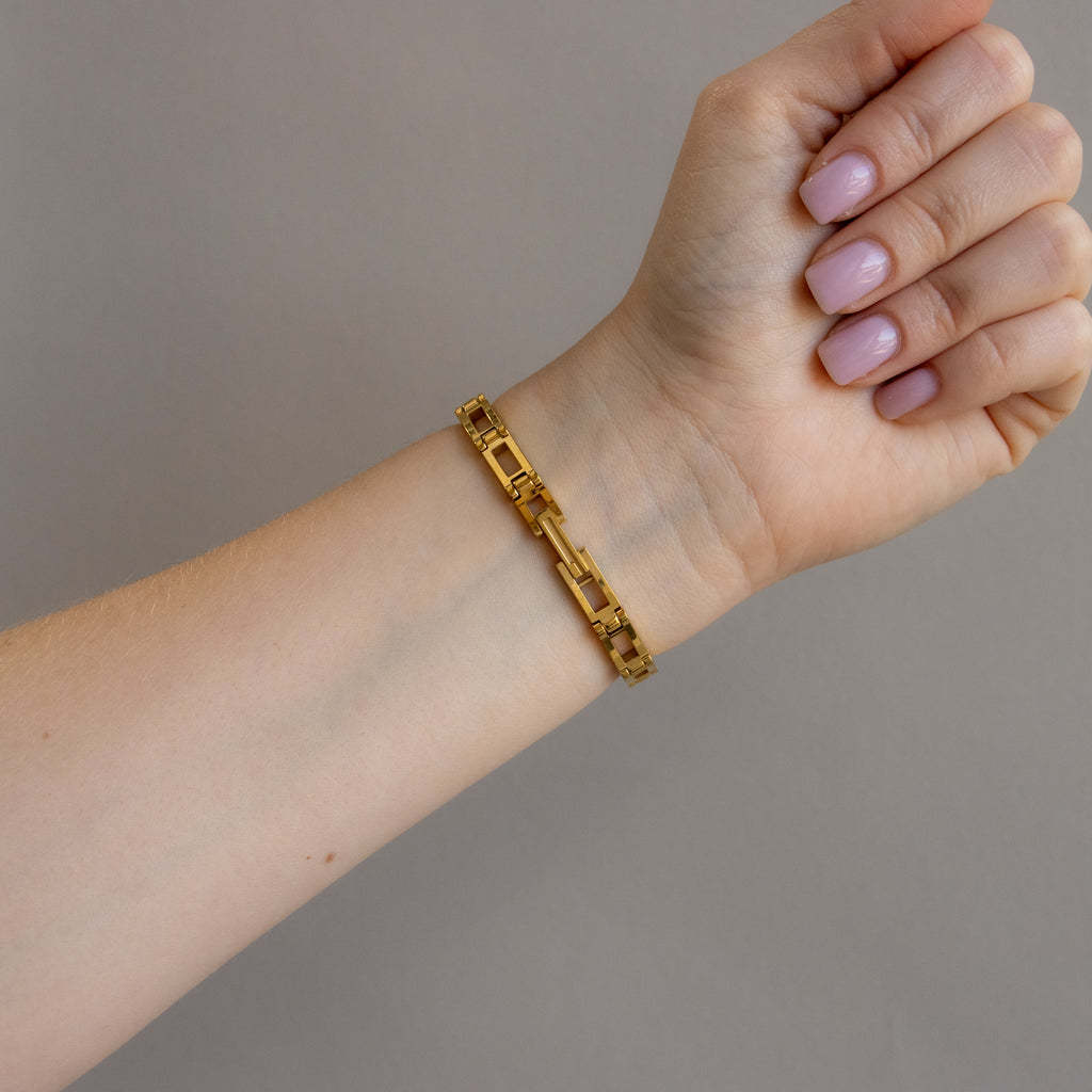 Vintage Gucci Swiss Rectangular Gold Watch