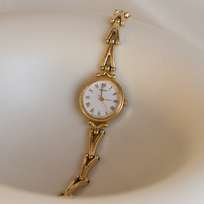 Vintage Seiko Round Dainty Gold Watch