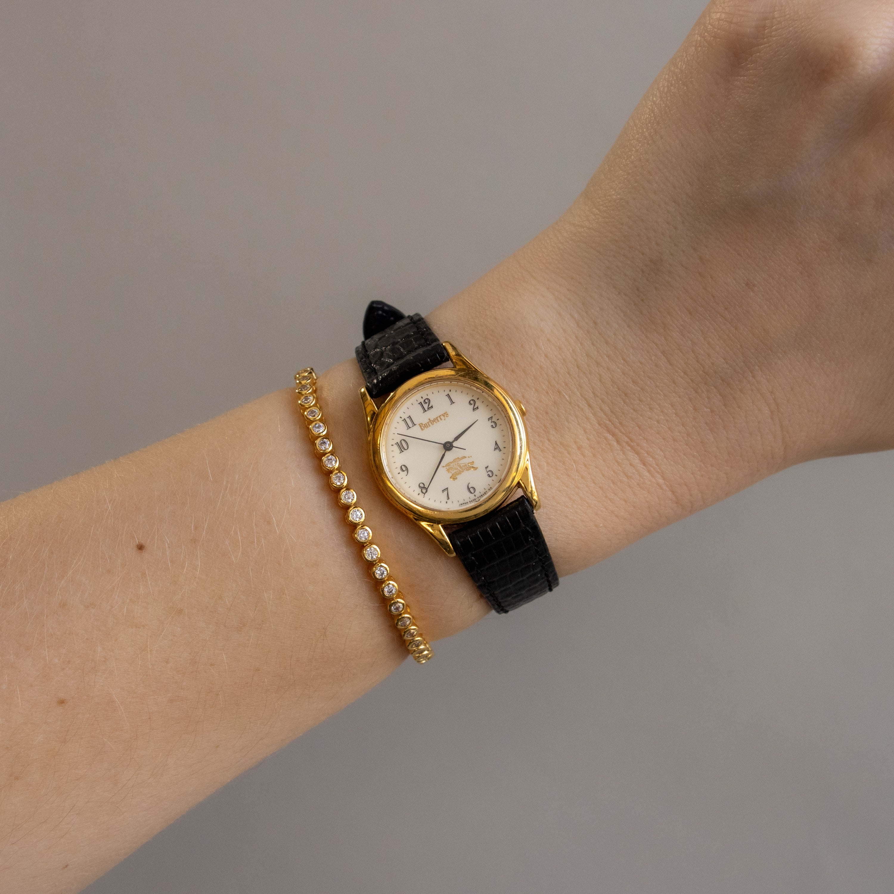 Vintage Burberrys Round Leather Gold Watch