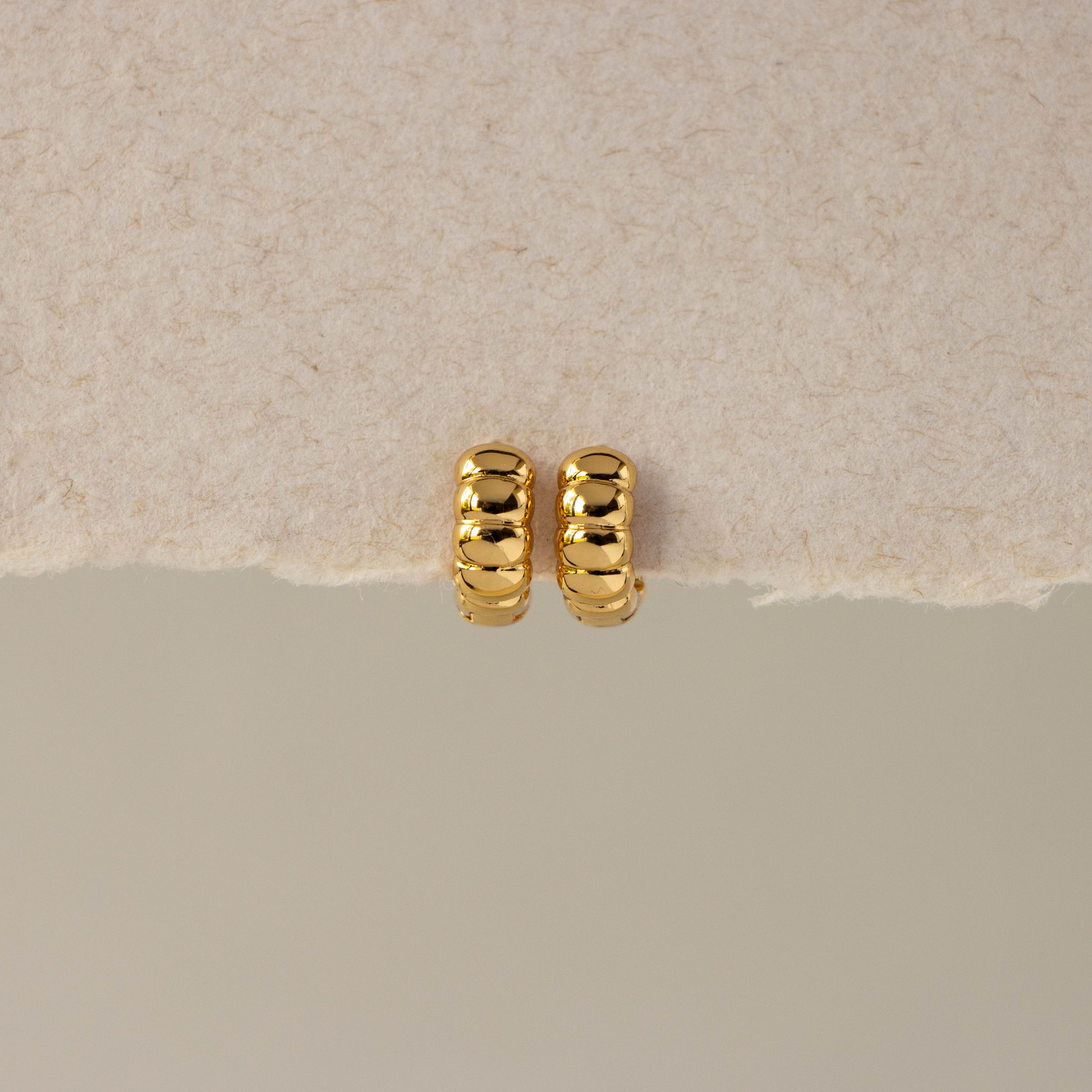 Mini Ribbed Huggies