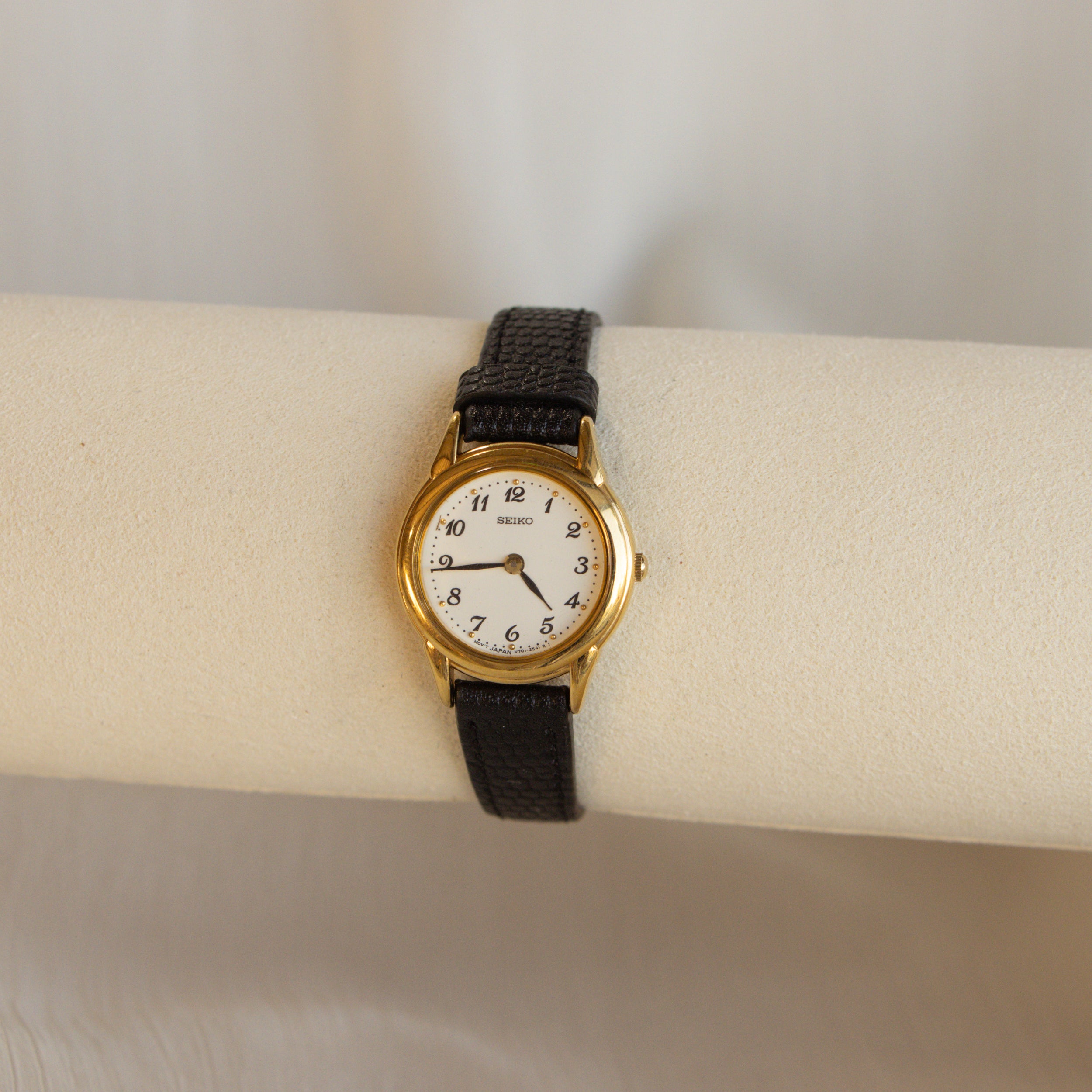 Vintage Seiko Round Black Strap Watch