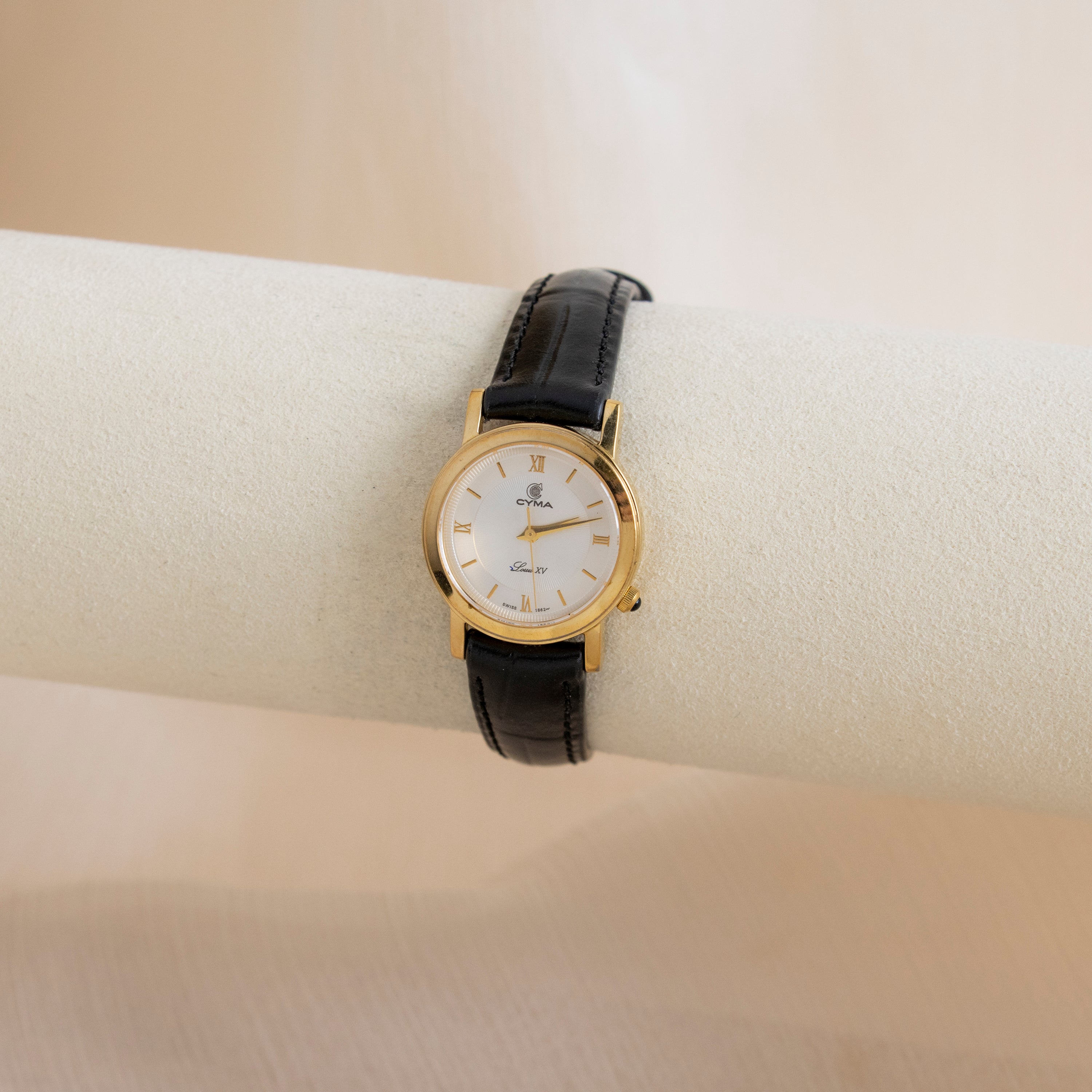 Vintage Cyma Swiss Leather Strap Watch