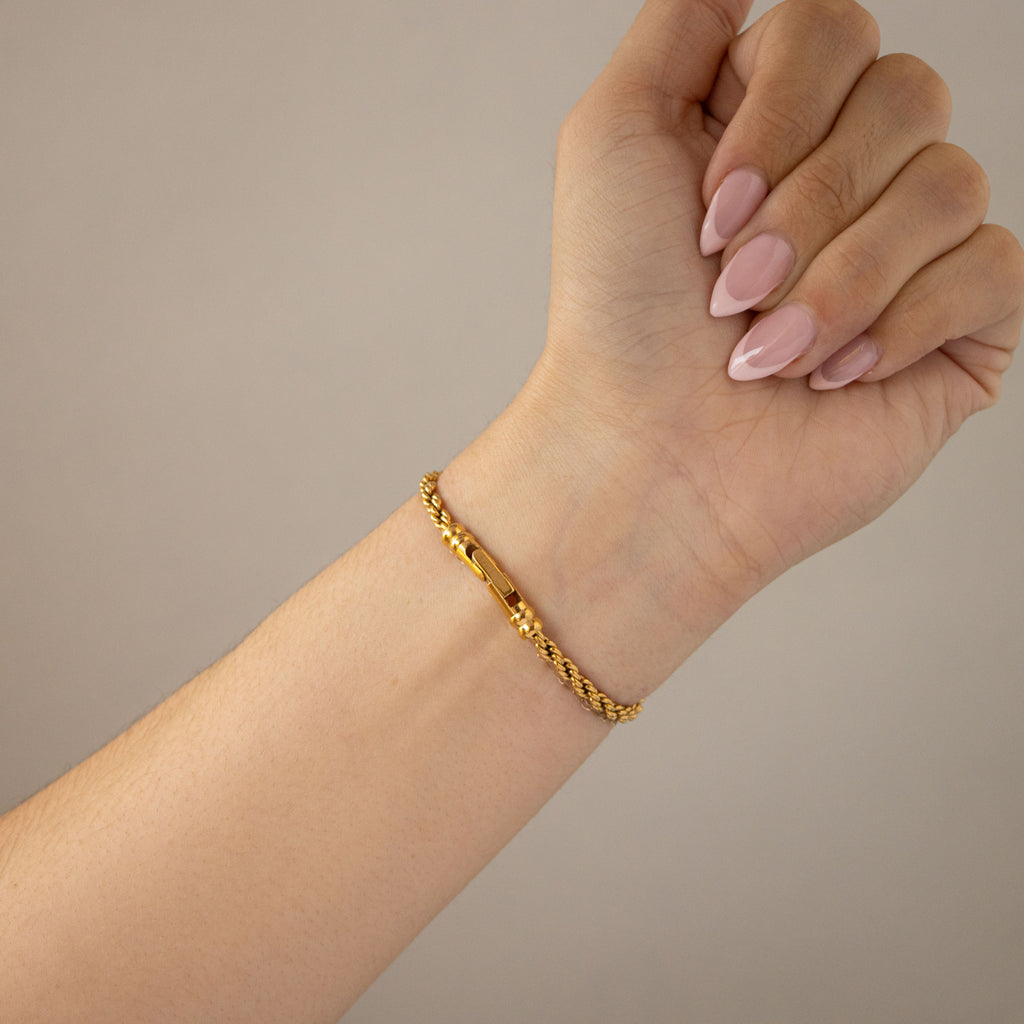 Vintage Christian Bernard Oval Rope Link Gold Watch