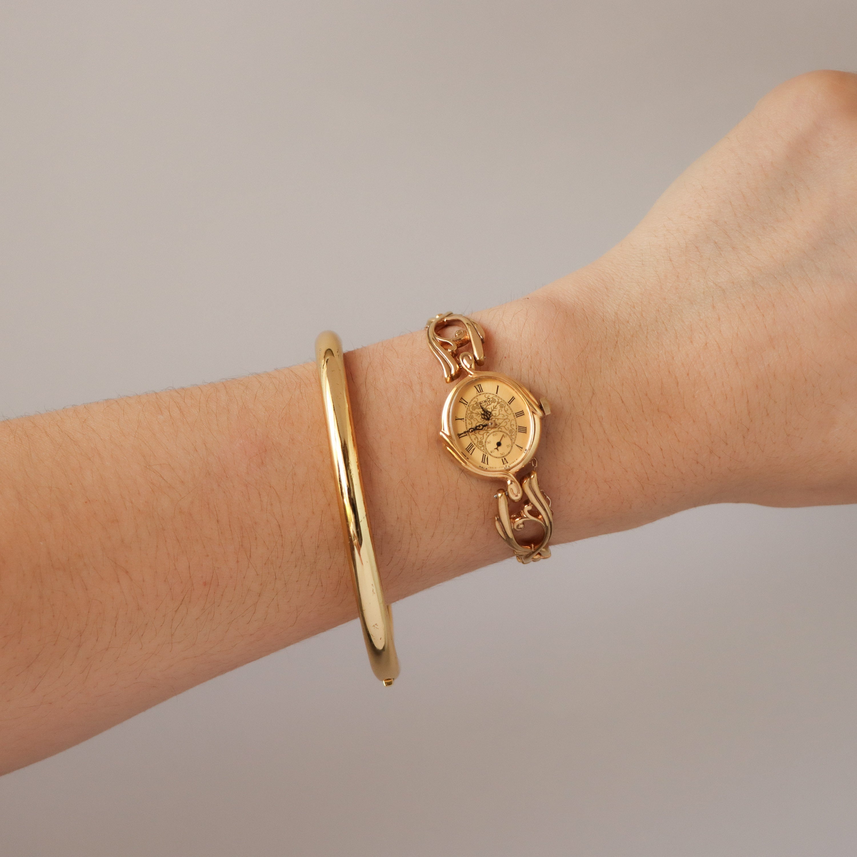 Rare Vintage Seiko Ornate Oval Gold Watch