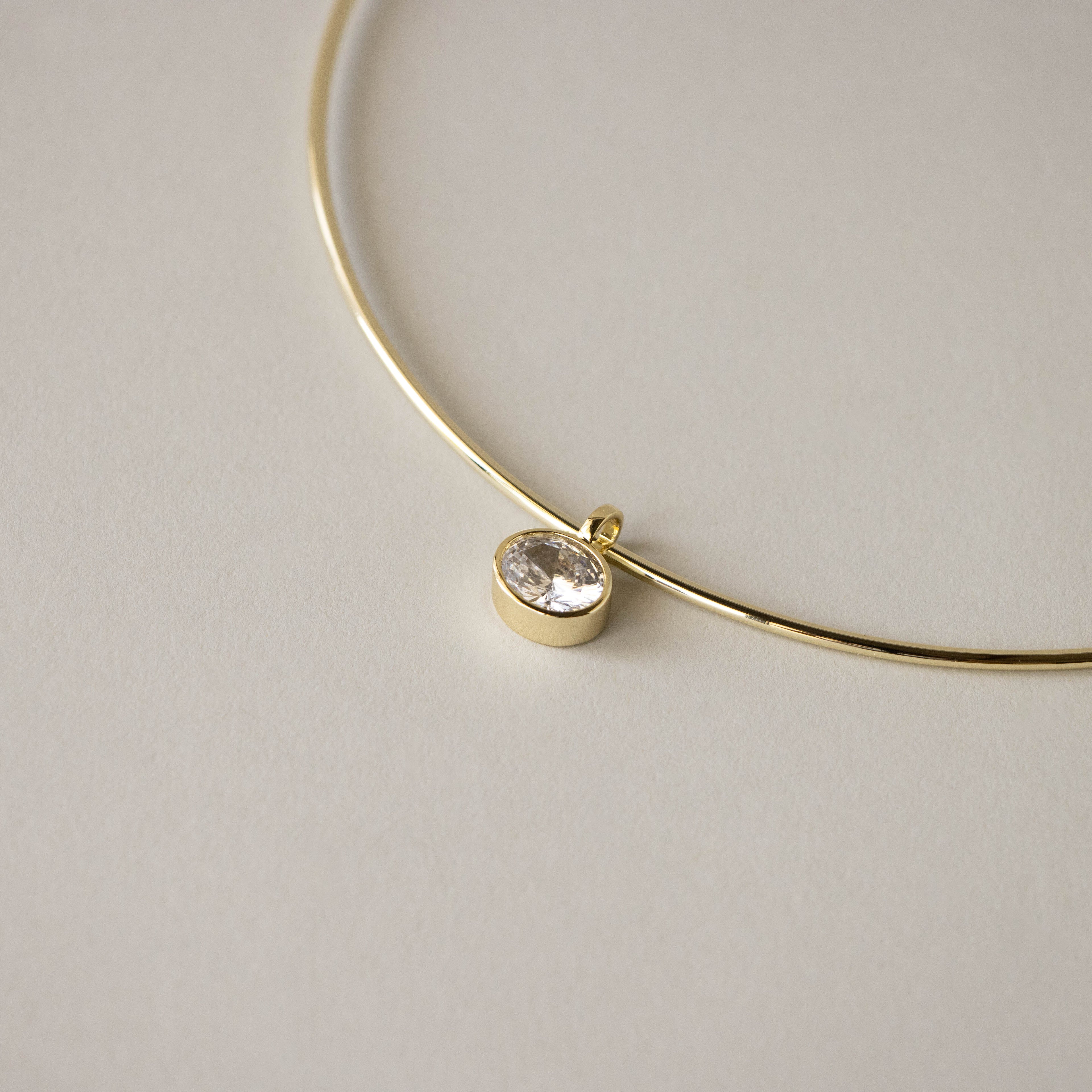 Round Bezel Diamond Collar Necklace