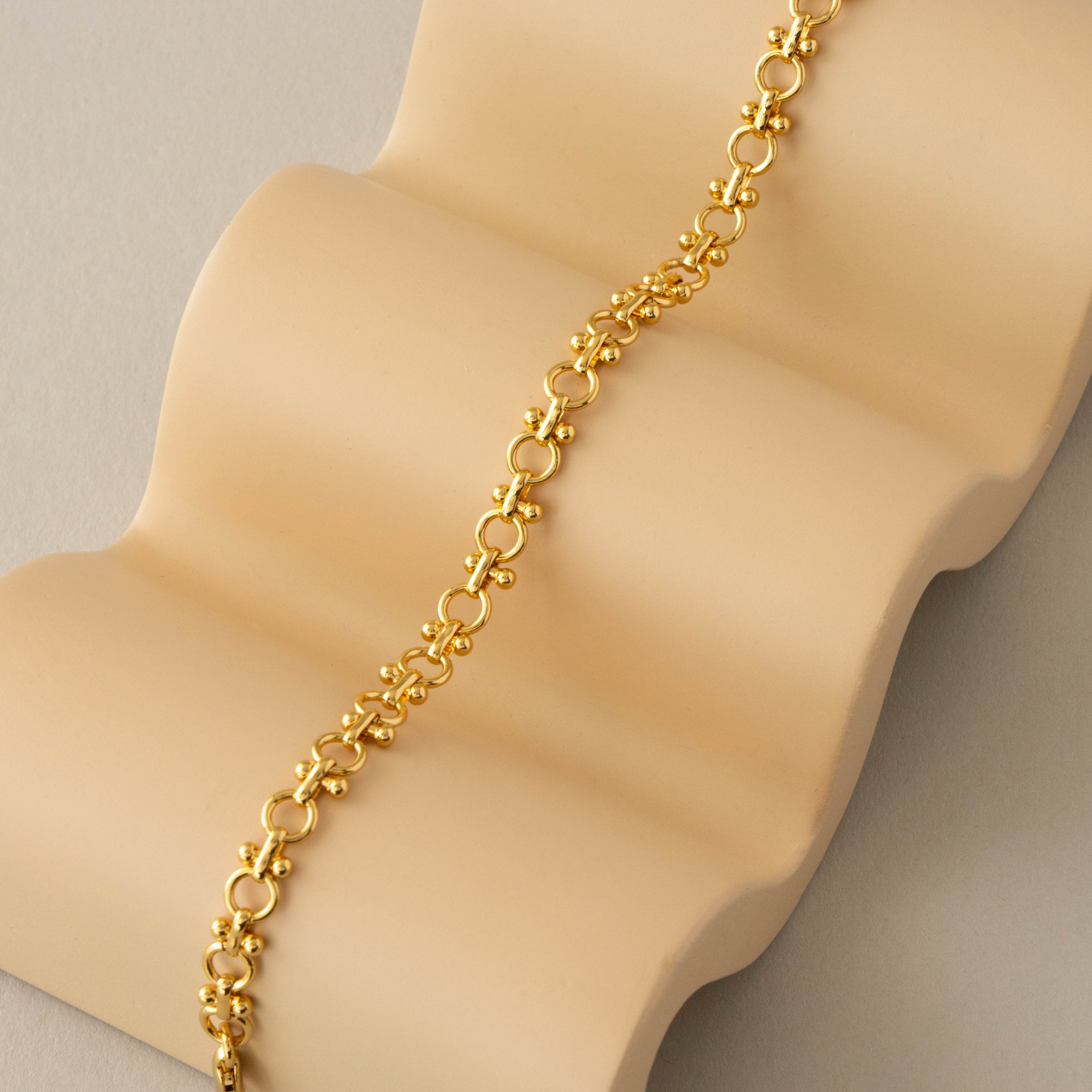 Delicate Knot Link Bracelet