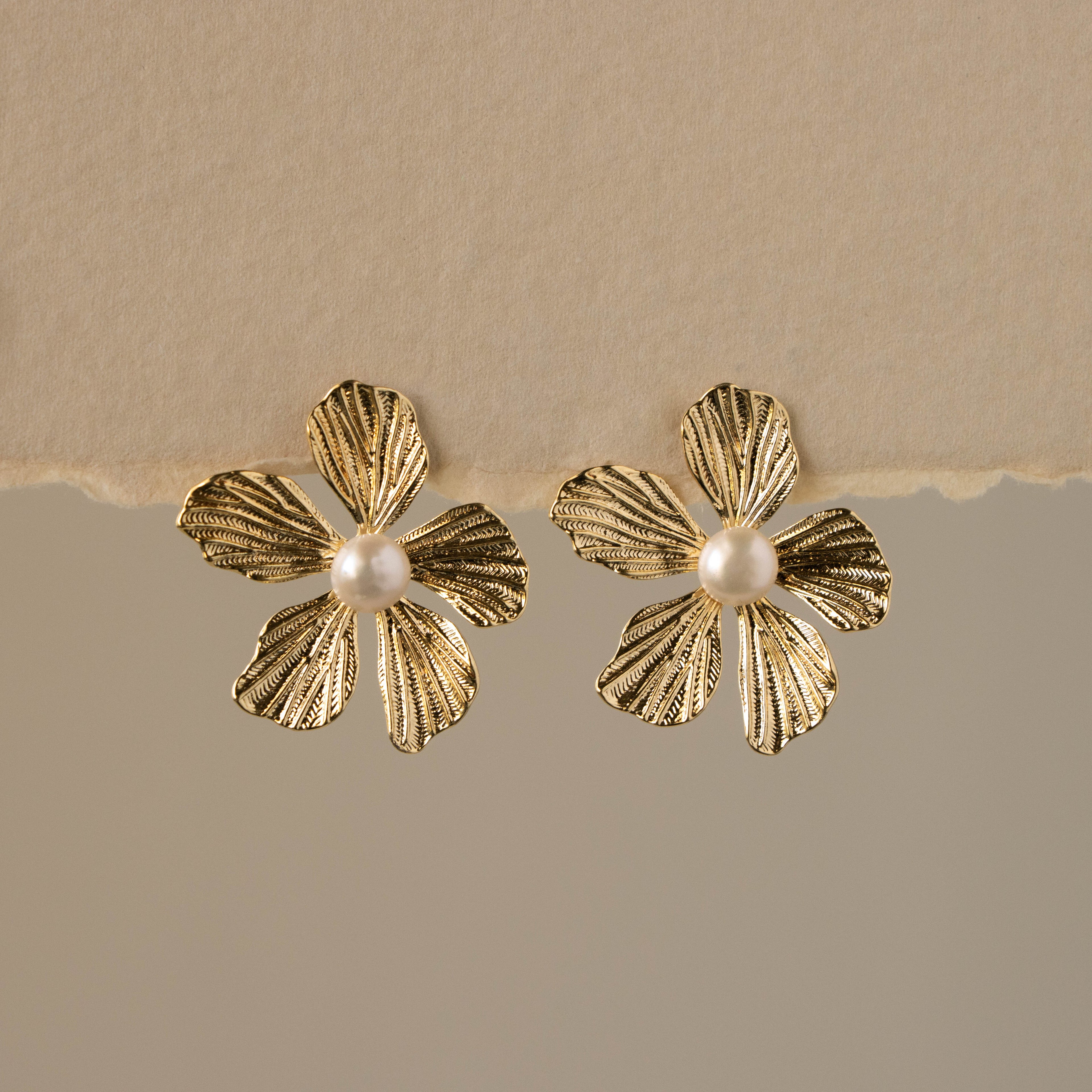 Statement Pearl Flower Studs
