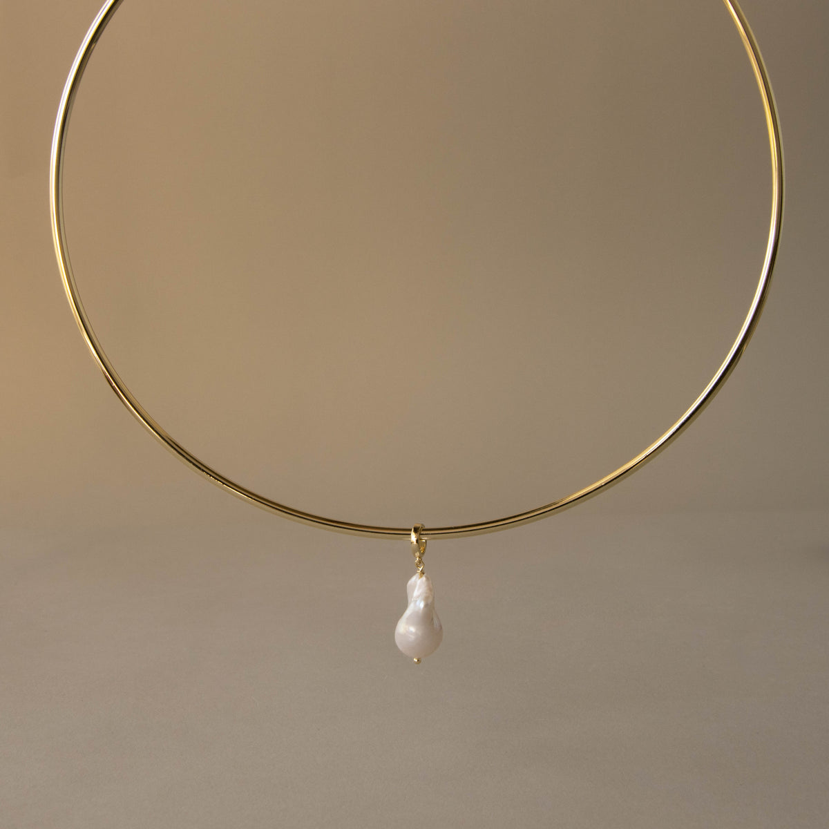 Dangling Baroque Pearl Collar Necklace