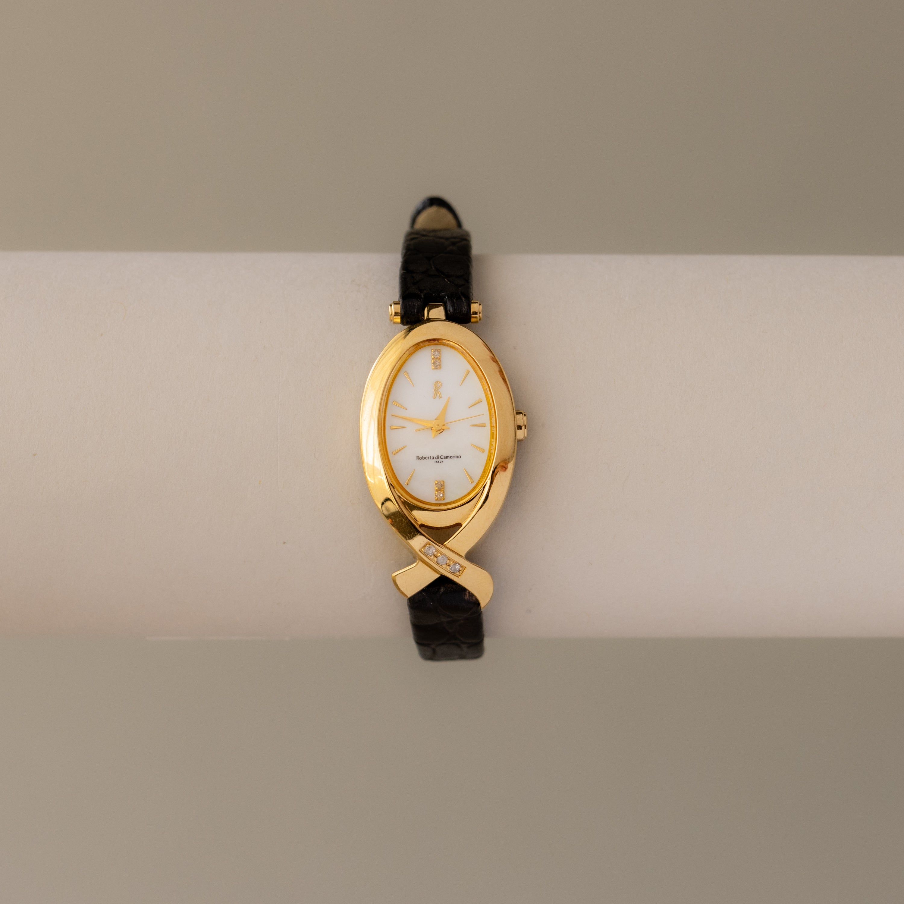 Vintage Roberta di Camerino Fishtail Gold Watch
