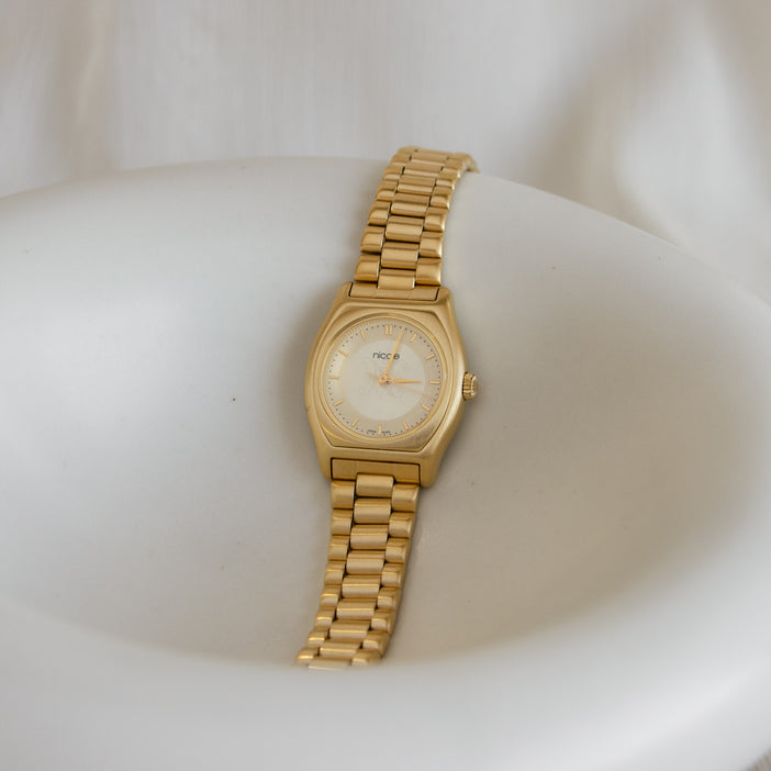 Vintage Nicole Round Gold Watch