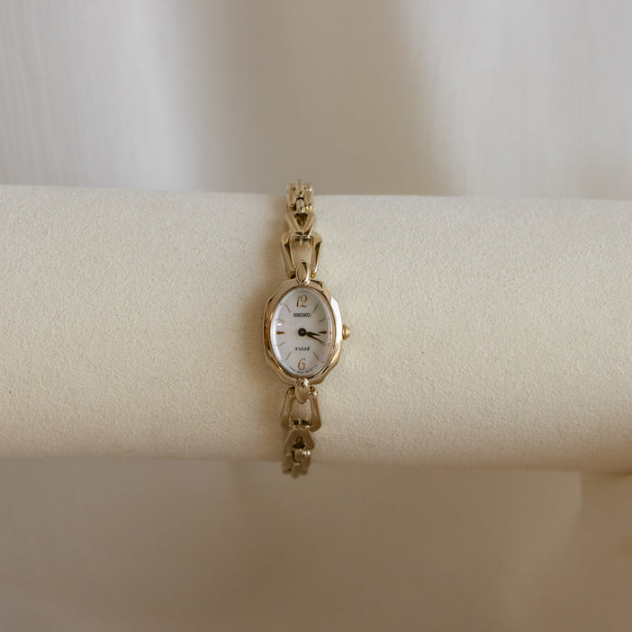 Vintage Seiko Dainty Oval Gold Watch