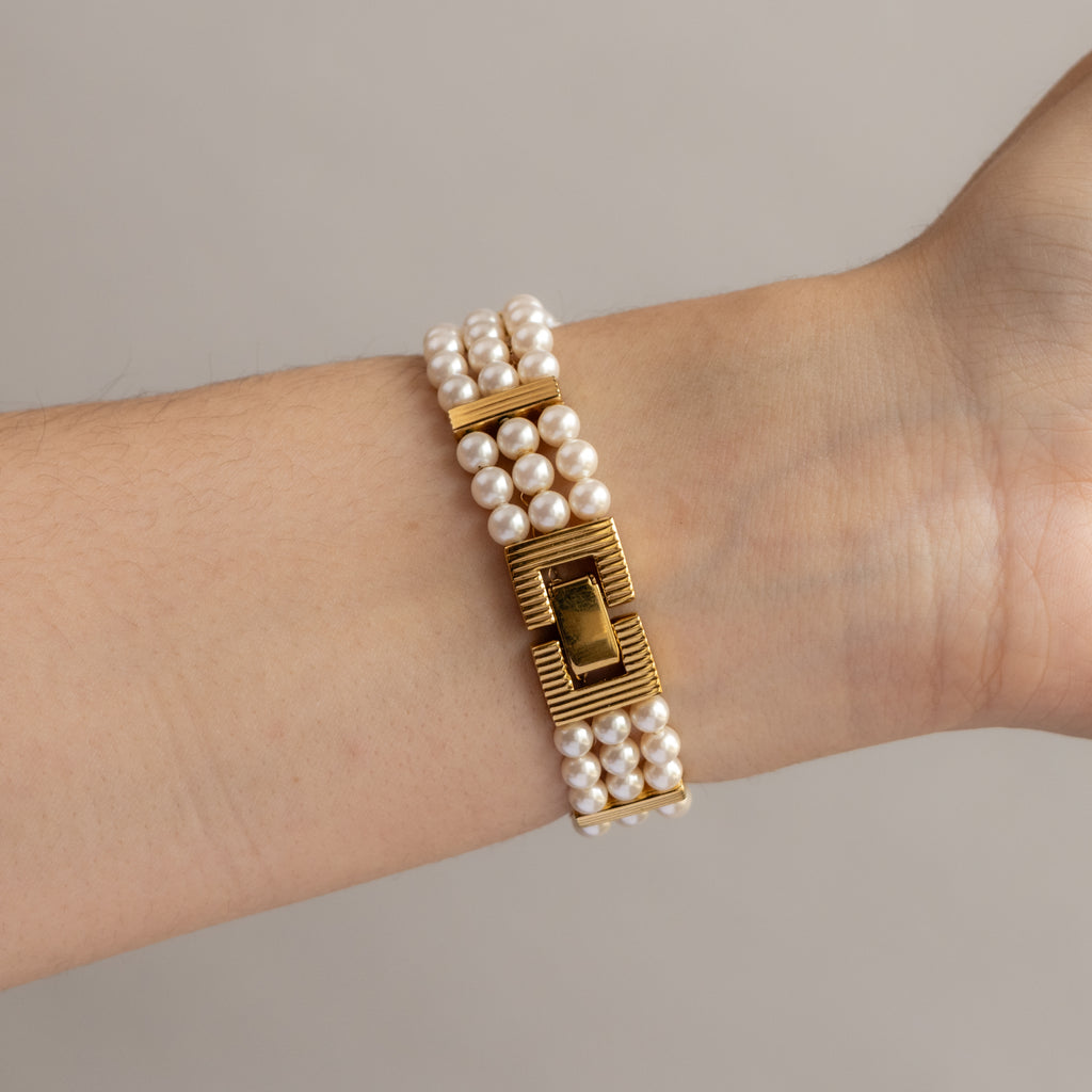 Vintage Mi Saki Swiss Pearl Strap Gold Watch