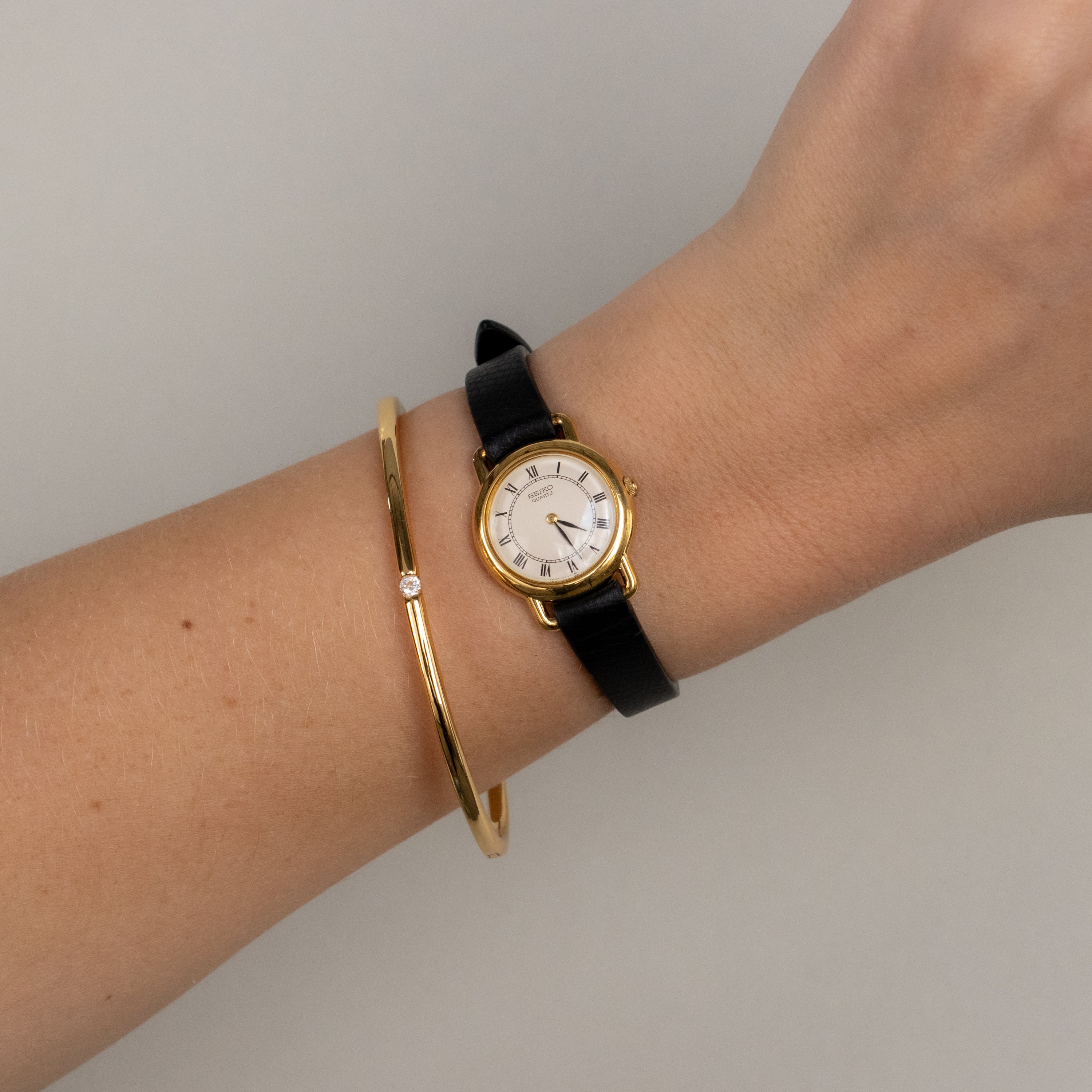 Vintage Seiko Roman Quartz Gold Watch