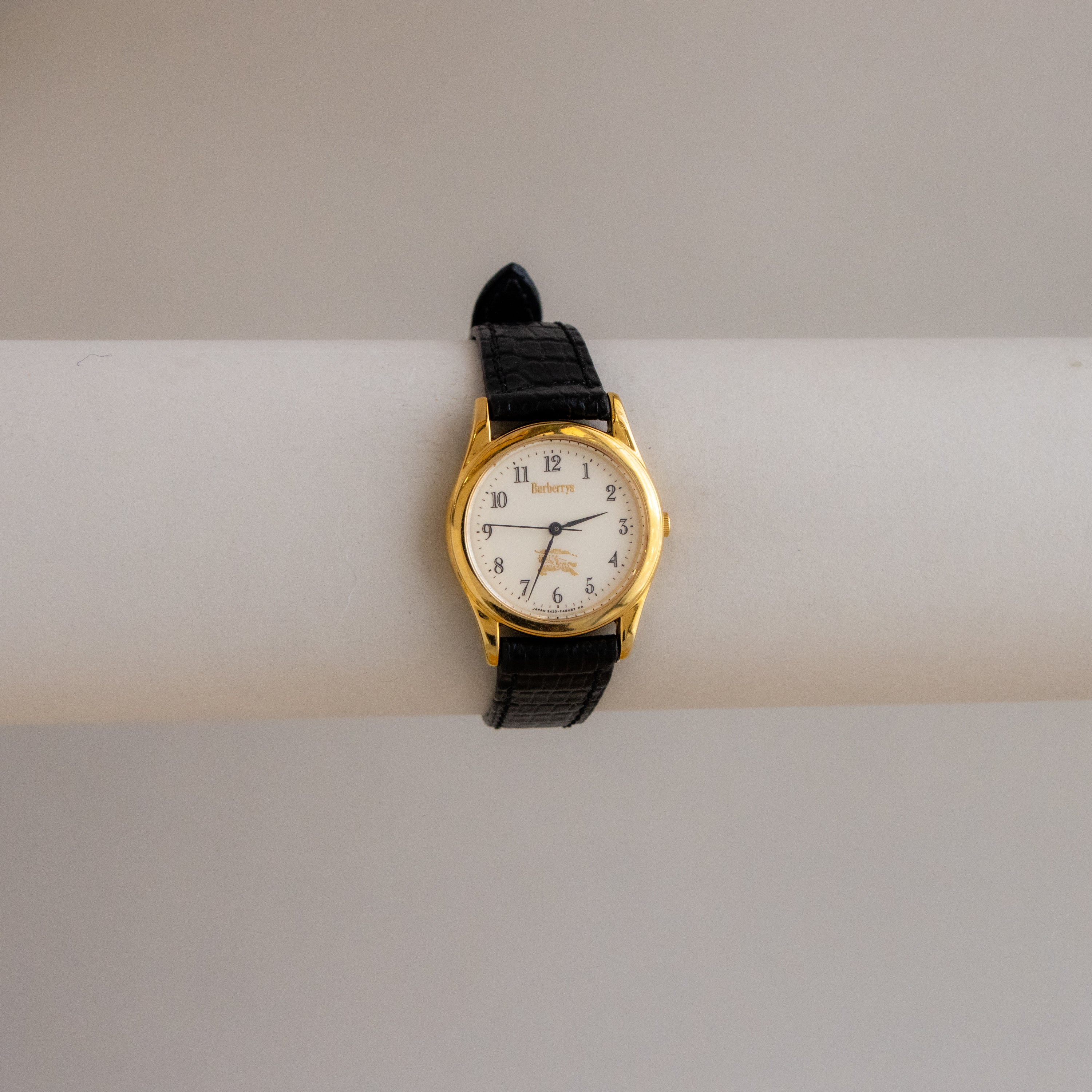 Vintage Burberrys Round Leather Gold Watch