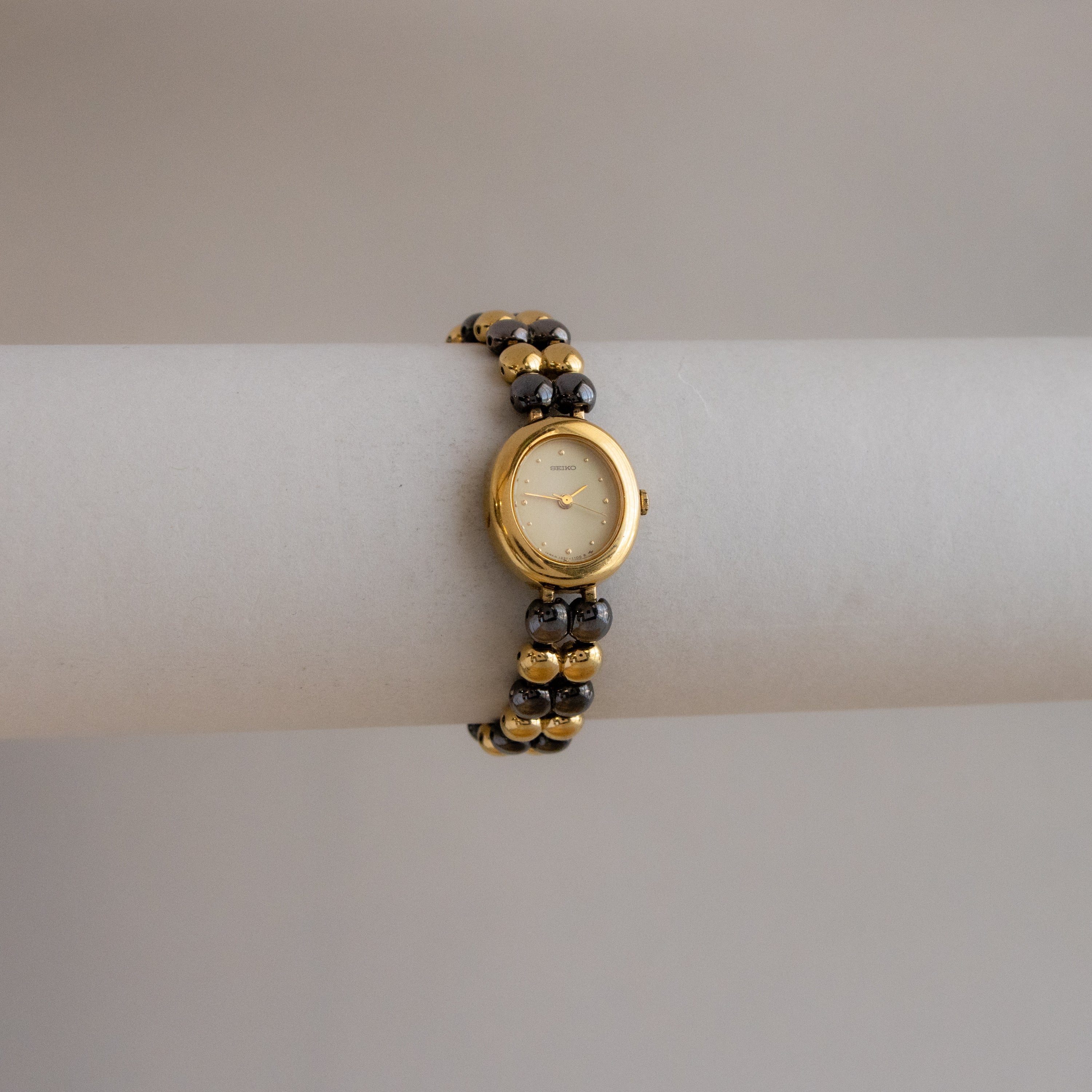 Vintage Seiko Beaded Black & Gold Watch