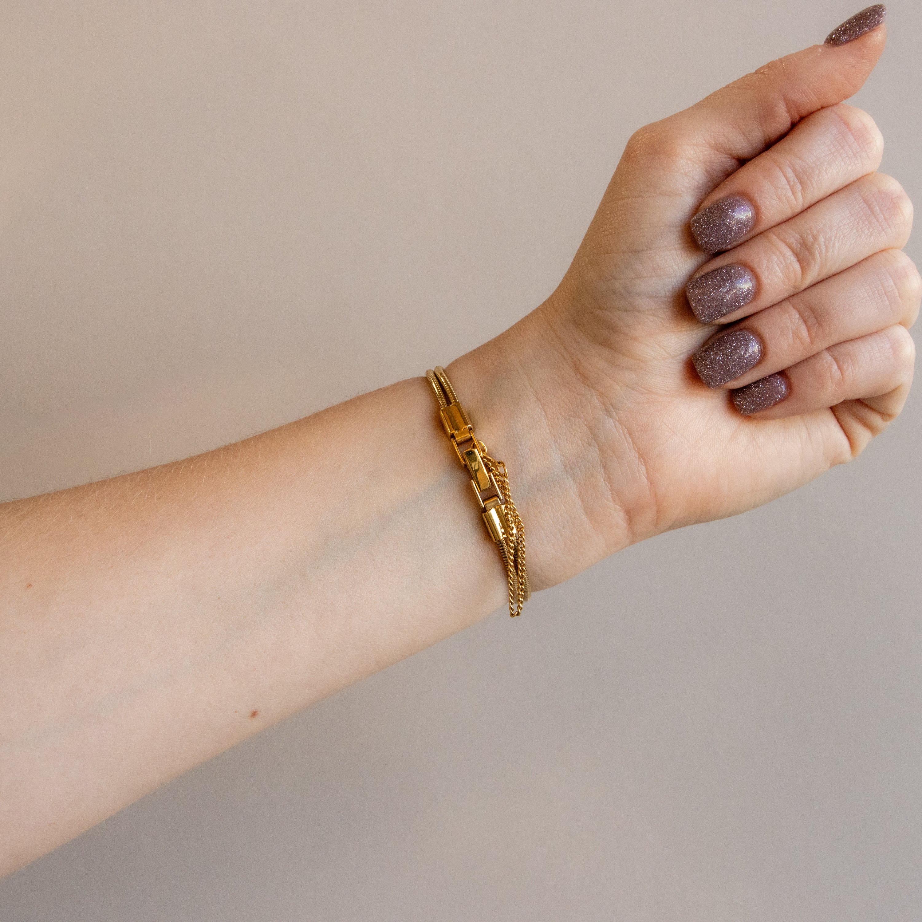 Vintage Junghans Round Rope Gold Watch