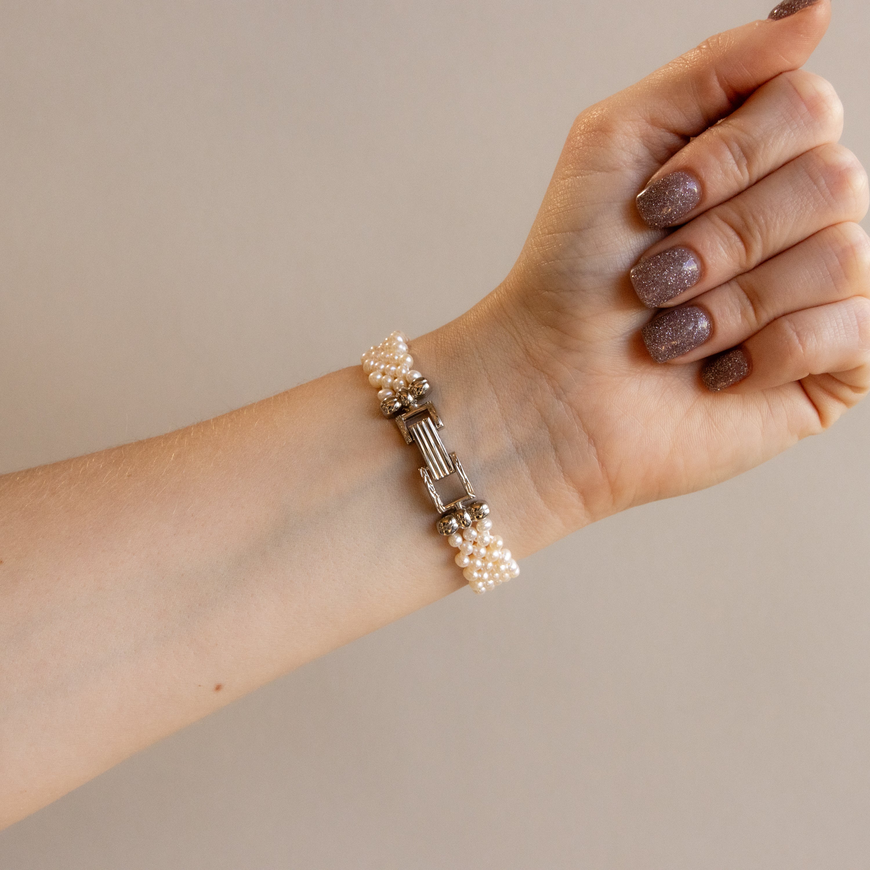 Vintage Sum Kam Round Pearl Silver Watch